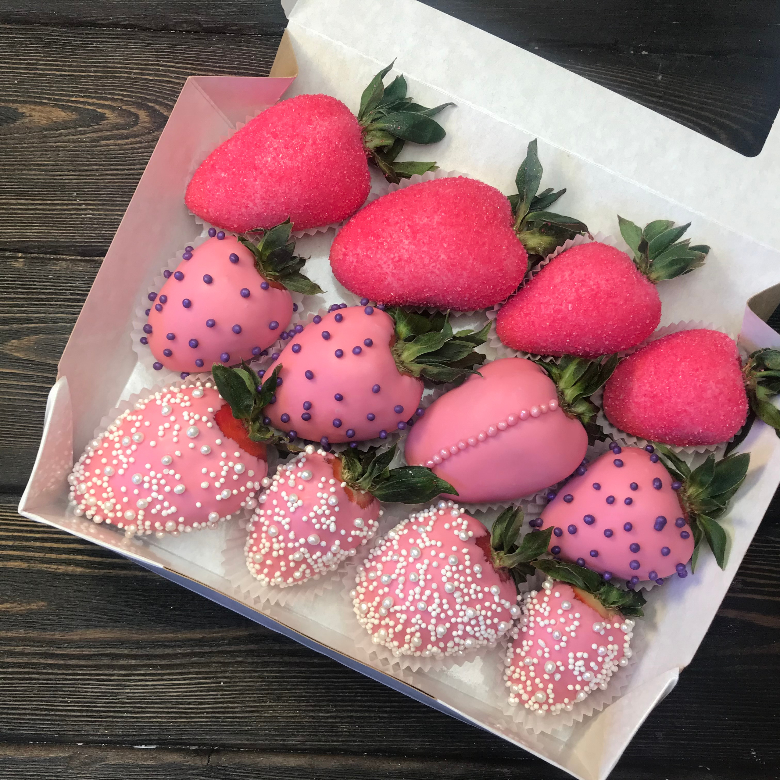 Наборы из клубники в шоколаде Сургут. Клубника в шоколаде в Сургуте