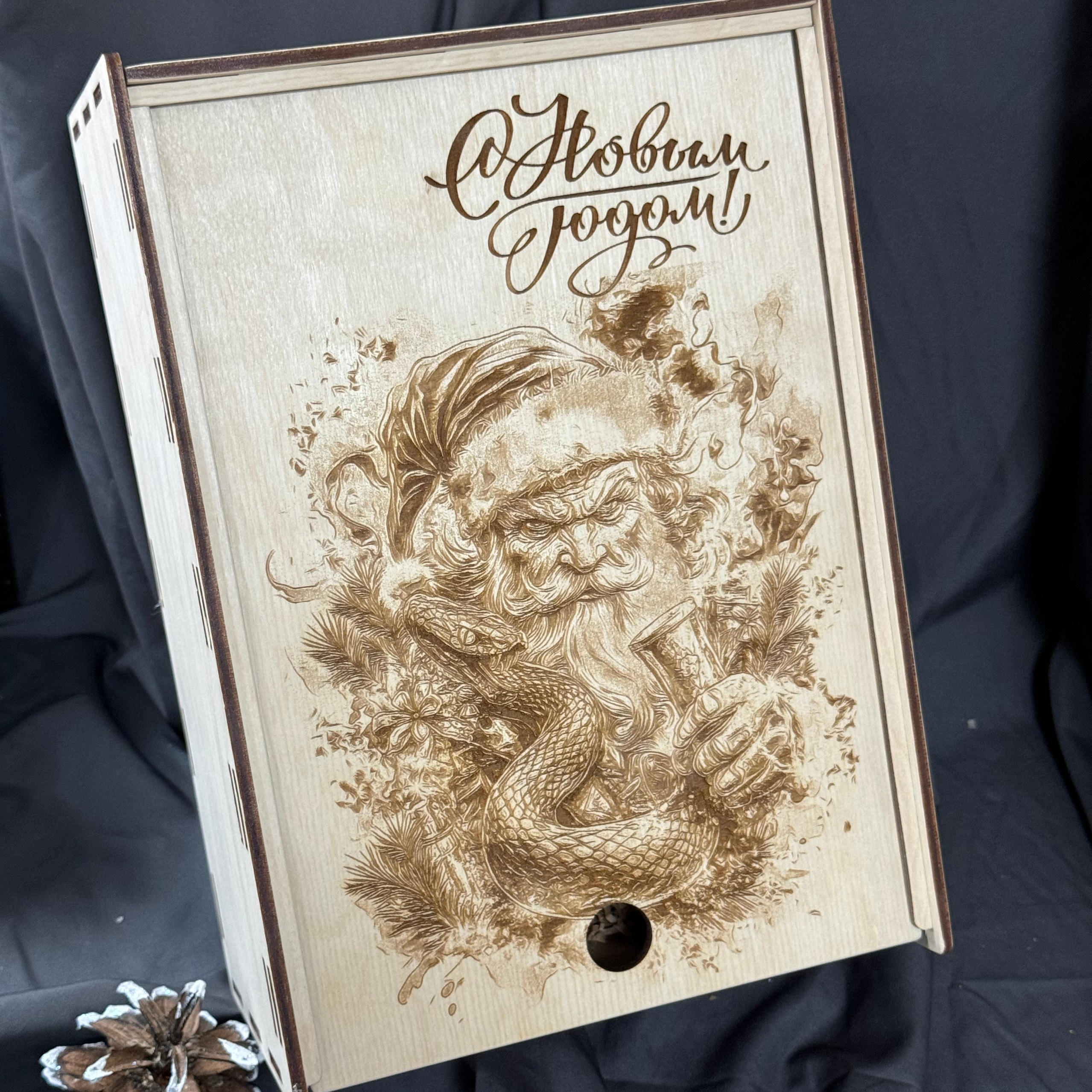 Упаковка. Художественная ручная роспись елочных шаров, корпоративные подарки и восковые аромасвечи