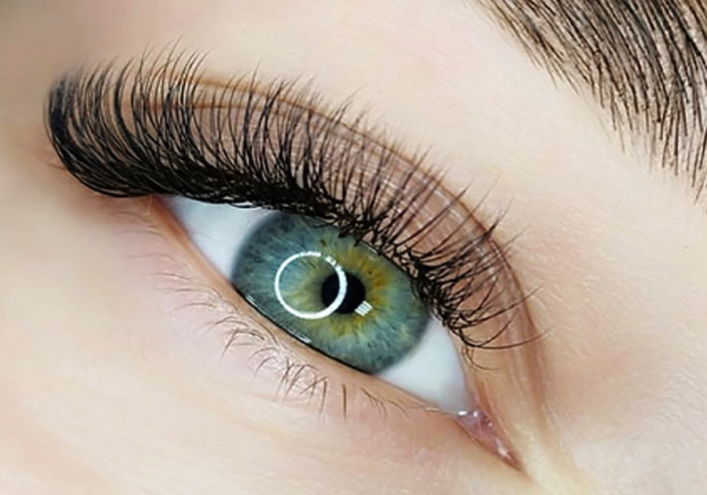 Студия Люкс в Томске. Курсы маникюра и наращивания ресниц в Томске