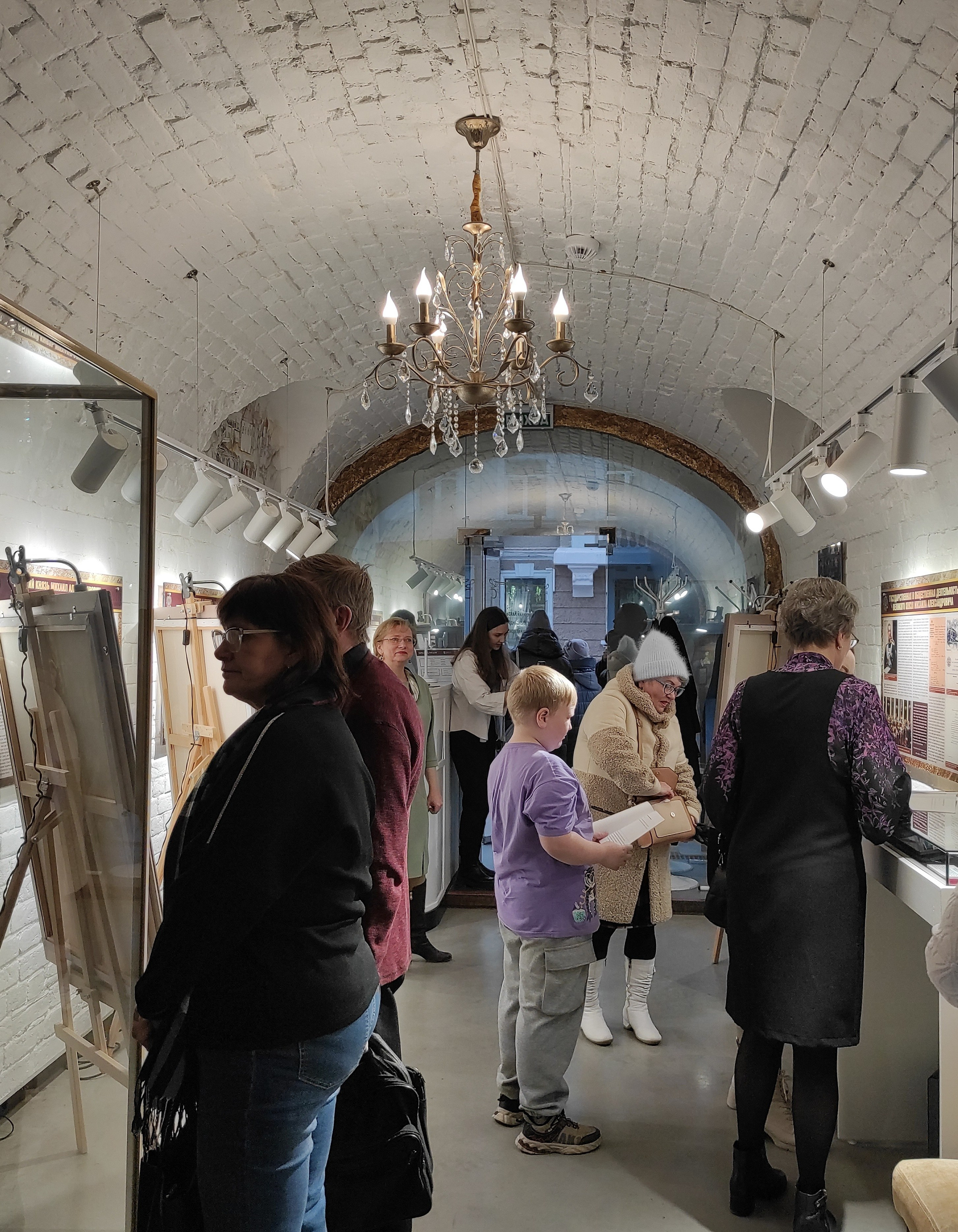 В Перми открылась выставка «На вернисаж, в Каретный!..». Журнал о самом особенном. Пермь и Пермский край