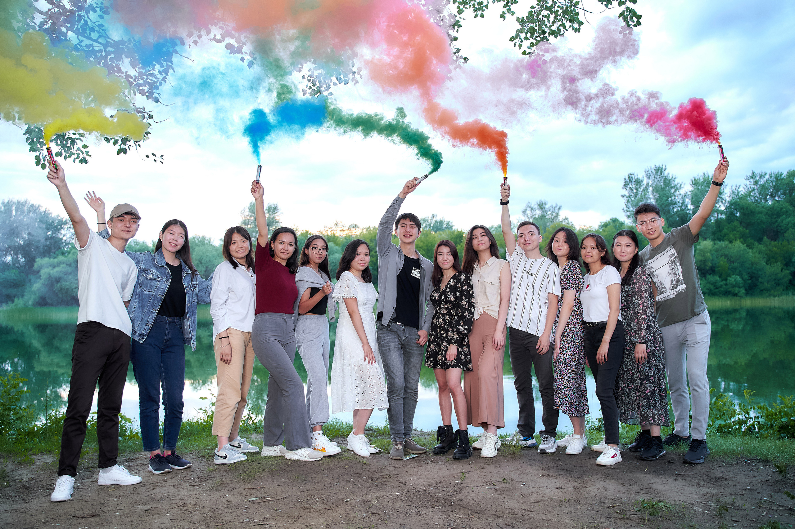 УСЛУГИ 9-11 КЛАССЫ. Школьный фотограф в Уральске, студия | Классный Школьный Альбом