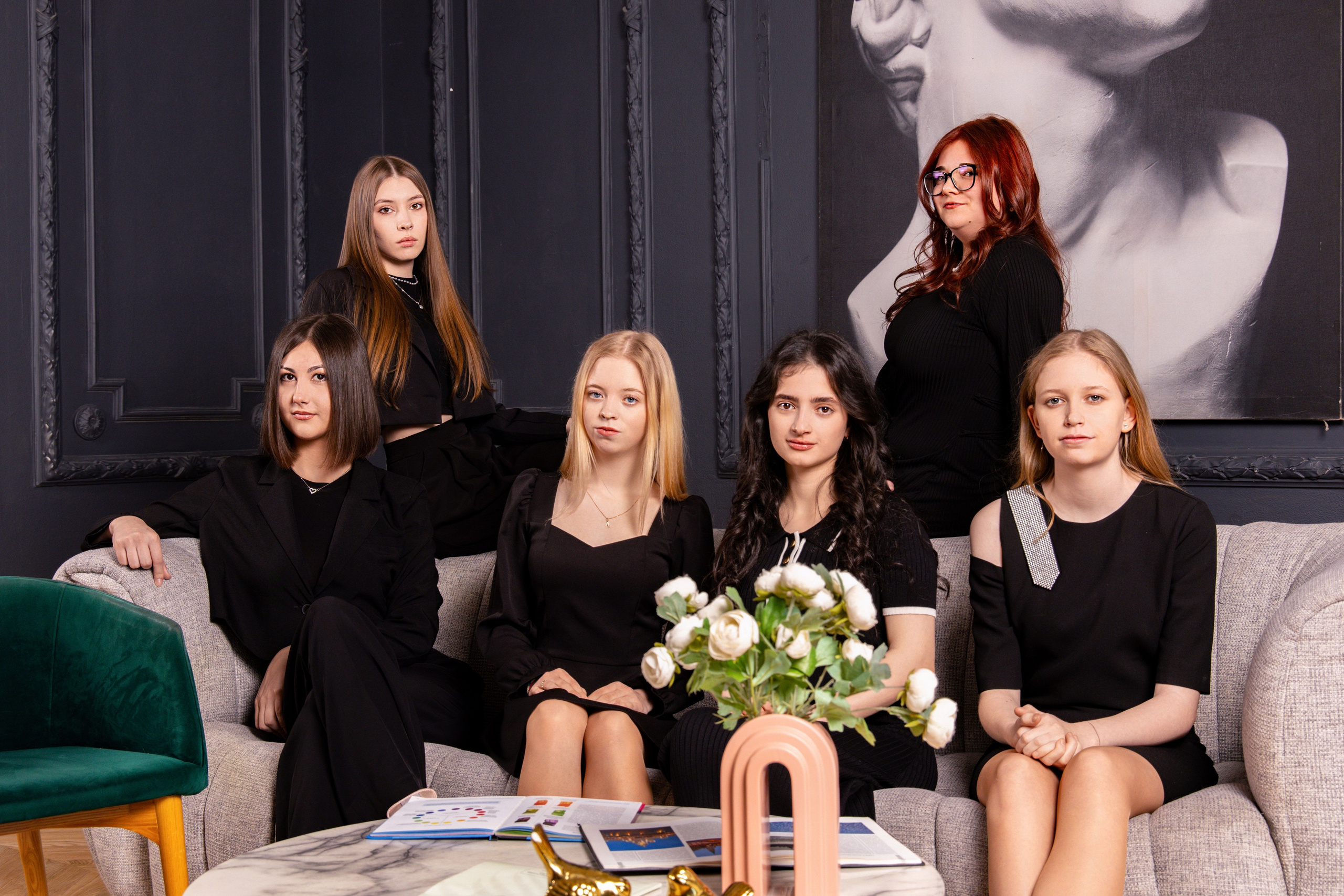 Фотосессия 11 класса в студии «SKYPOINT STUDIO». Фотограф и видеограф Софья Бурляева в Санкт-Петербурге