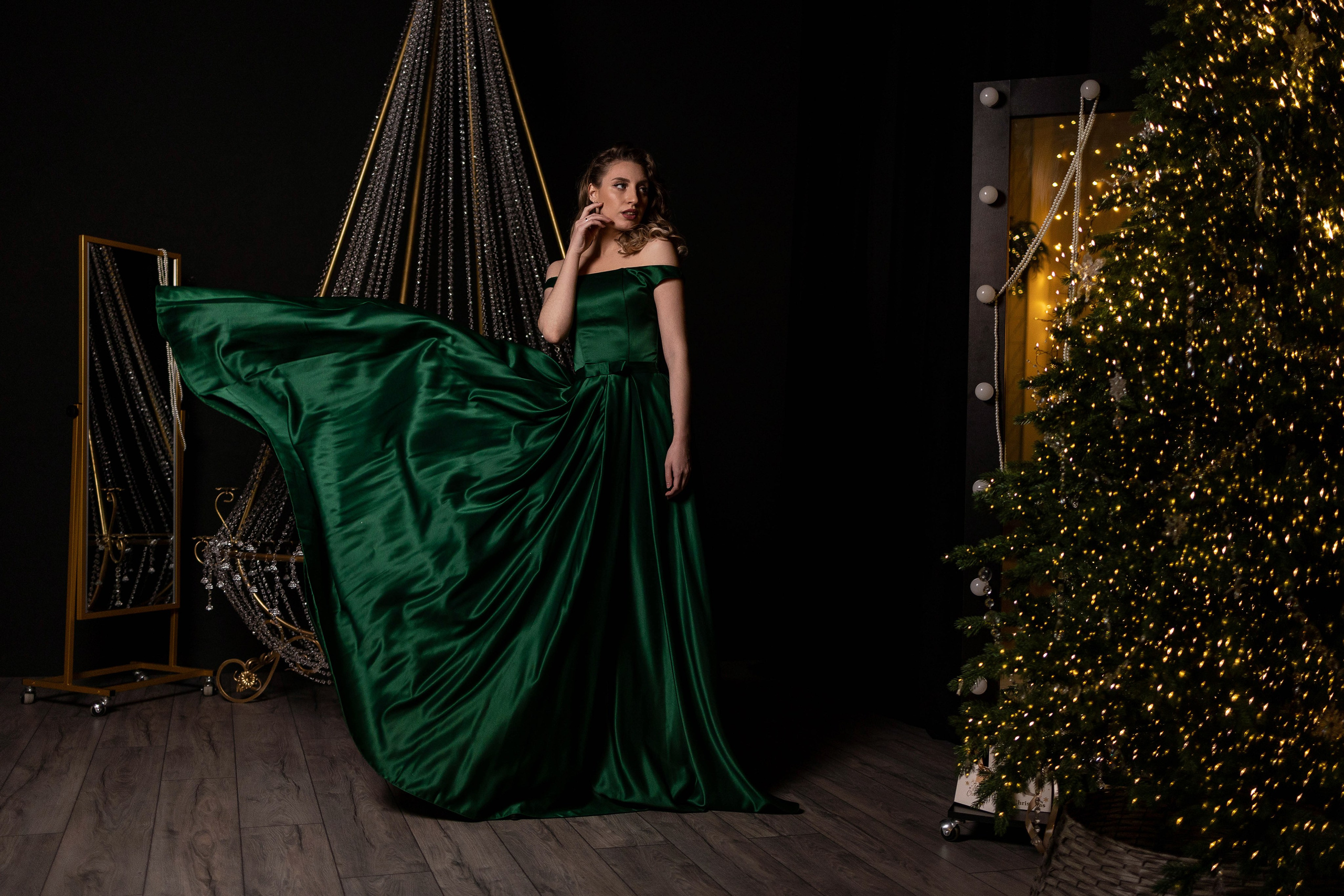 Новогодний период. Интерьерная фотостудия Background в Омске