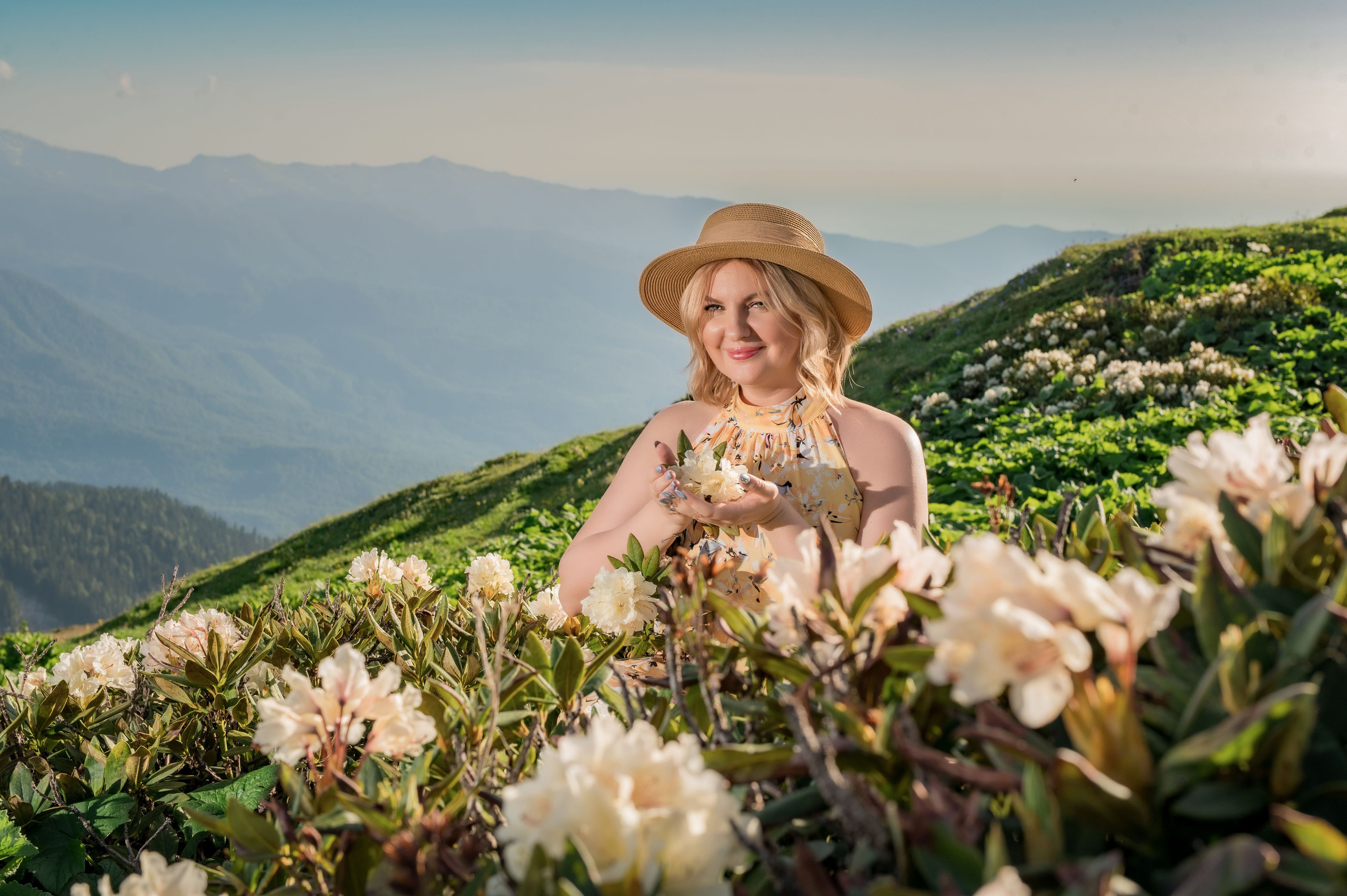 Индивидуальная фотосессия для девушки в горах Сочи