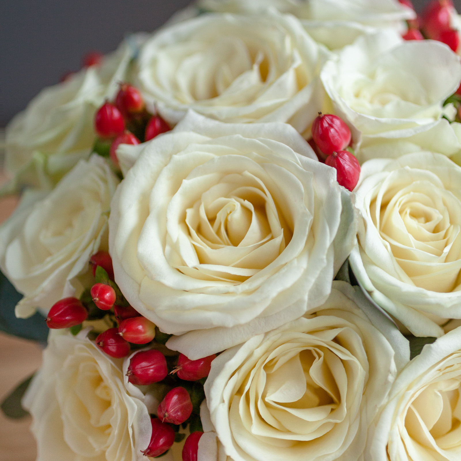 Белые розы, флорист Маргарита Гладкова