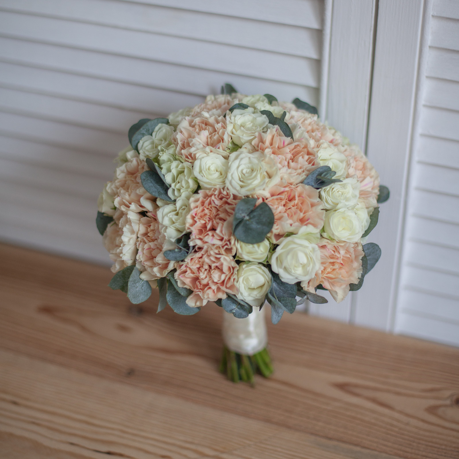 Букет невесты в кремовых тонах, флорист Маргарита Гладкова