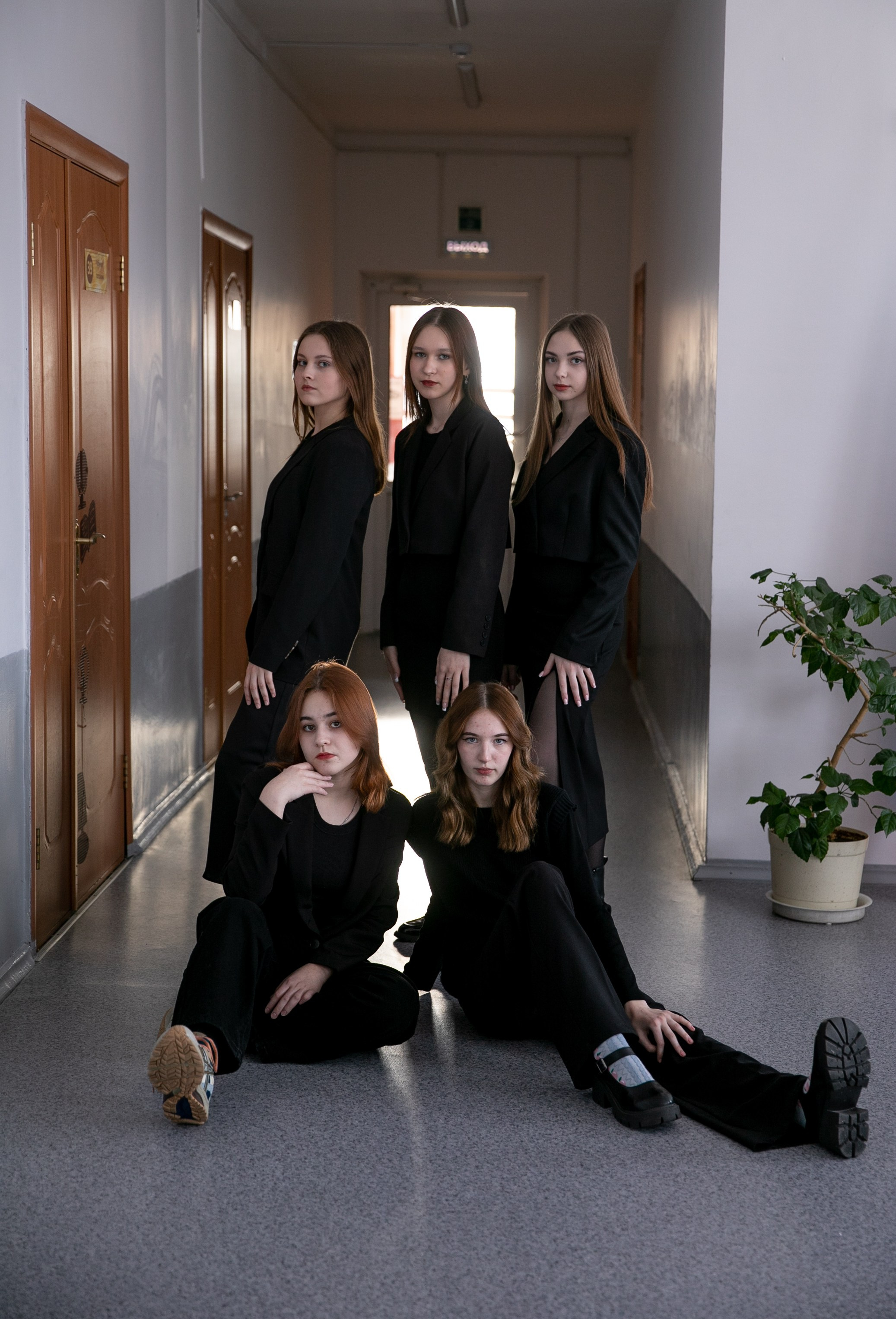 Выпускные альбомы 9-11 классы. Семейный и детский фотограф София Шарабурко, Томская область