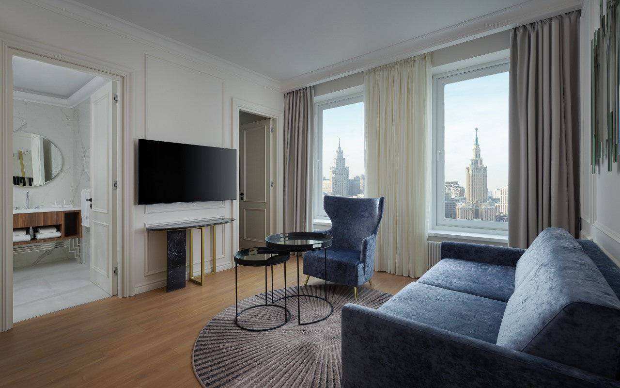 Выбрать лучшие гостиницы и отели на свадьбу для утра невесты в Москве. Свадебный фотограф в Москве Элина Ларченкова. Фото, которые цепляют