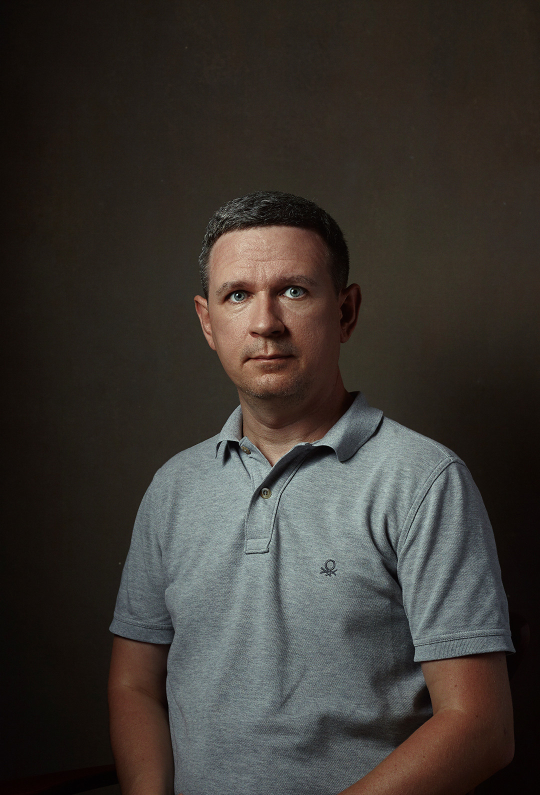 Фотограф в Нижнем Новгороде Антон Зуев. Портреты на фонах, атмосферные портреты, бизнес портреты. Фотосессии в студии и на природе. Фотосессии в Нижнем Новгороде.