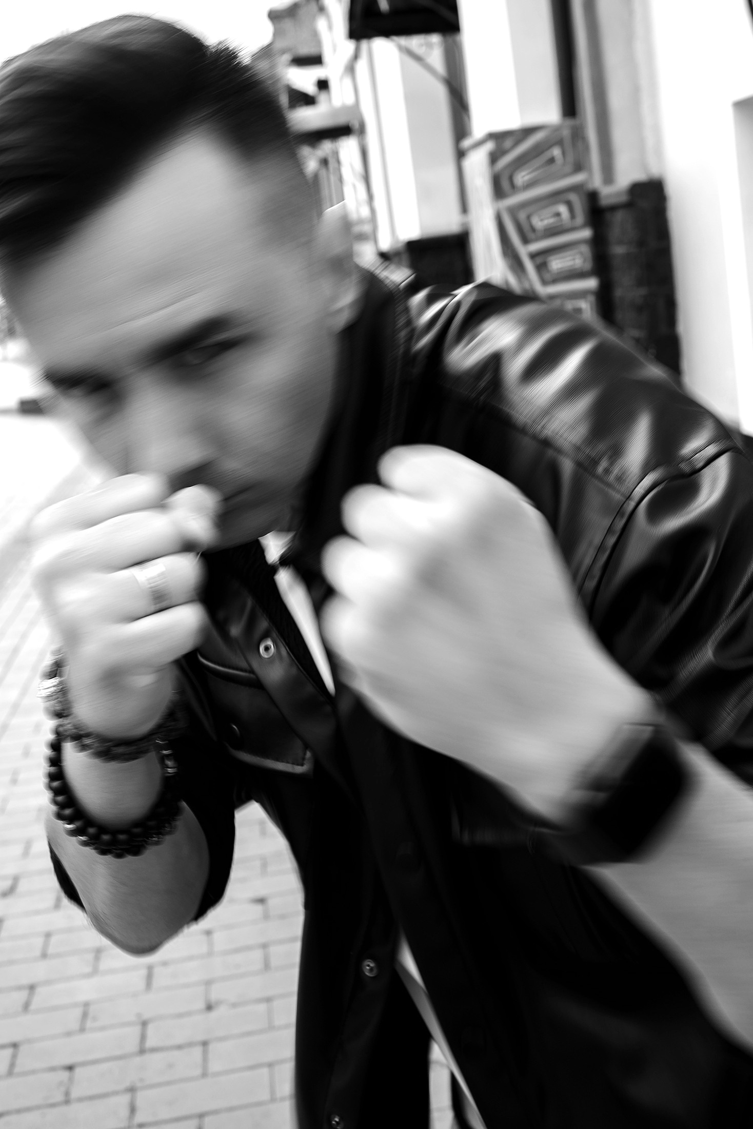 Как Олег с гитарой по городу гулял. Фотограф  Уфа, Москва, Казань, Питер Ильдар Кудабаев