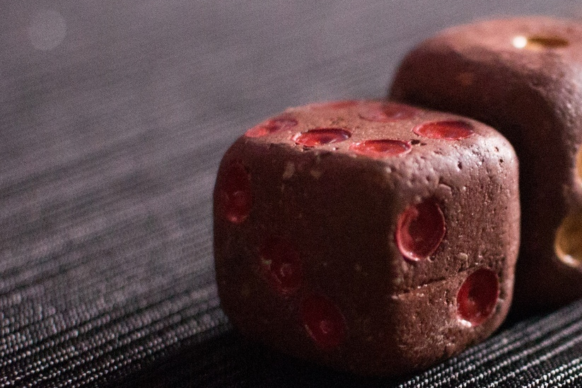 Поддержать проект. Акцион Кости - это игра на произведения искусства