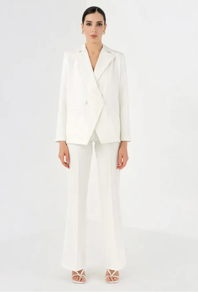 Платье для регистрации, костюм для регистрации. Свадебный фотограф в Санкт-Петербурге, Москве, Европе и по всему миру