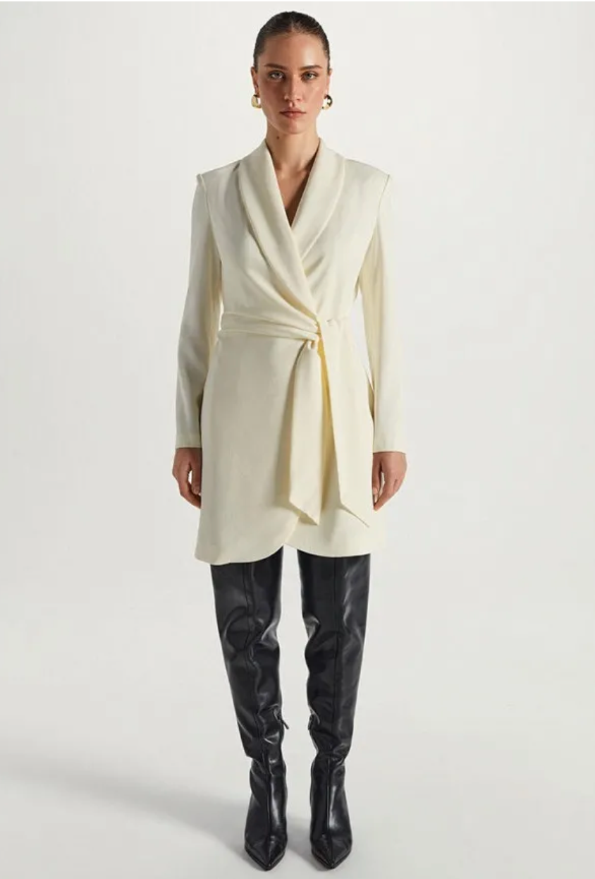 Платье для регистрации, костюм для регистрации. Свадебный фотограф в Санкт-Петербурге, Москве, Европе и по всему миру