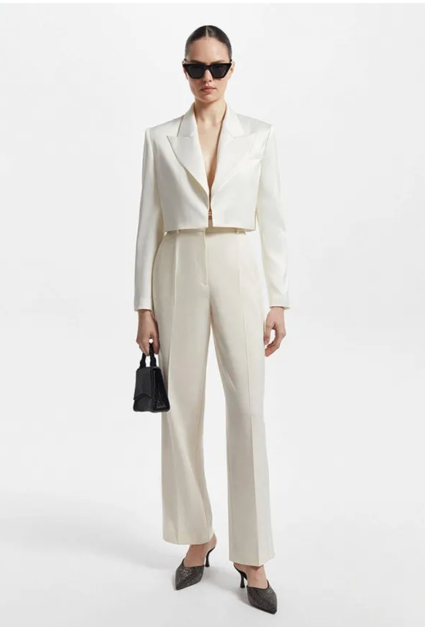 Платье для регистрации, костюм для регистрации. Свадебный фотограф в Санкт-Петербурге, Москве, Европе и по всему миру