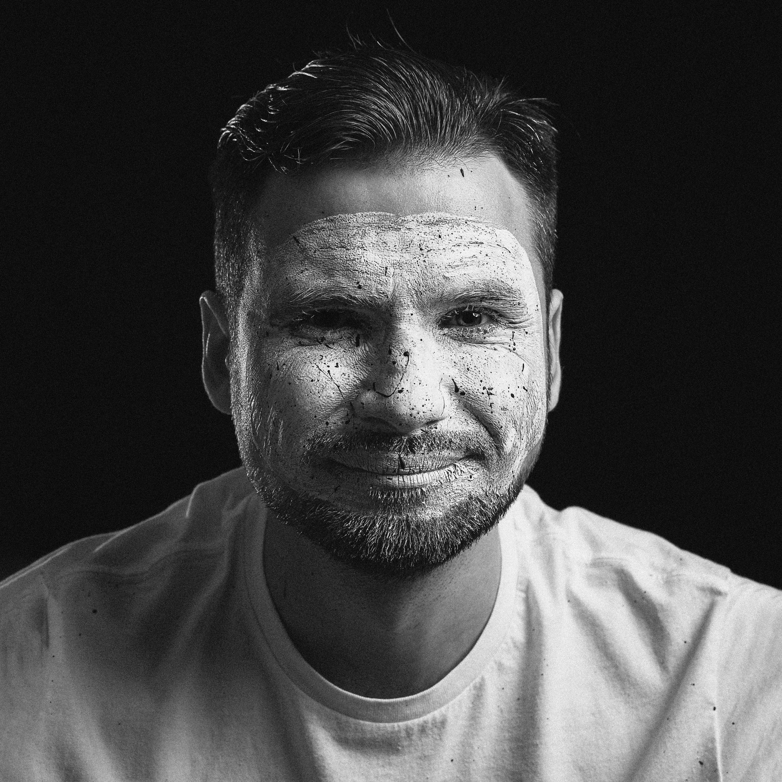 Контакты. Портретный фотограф в Долгопрудном и Москве Иван Кабалин