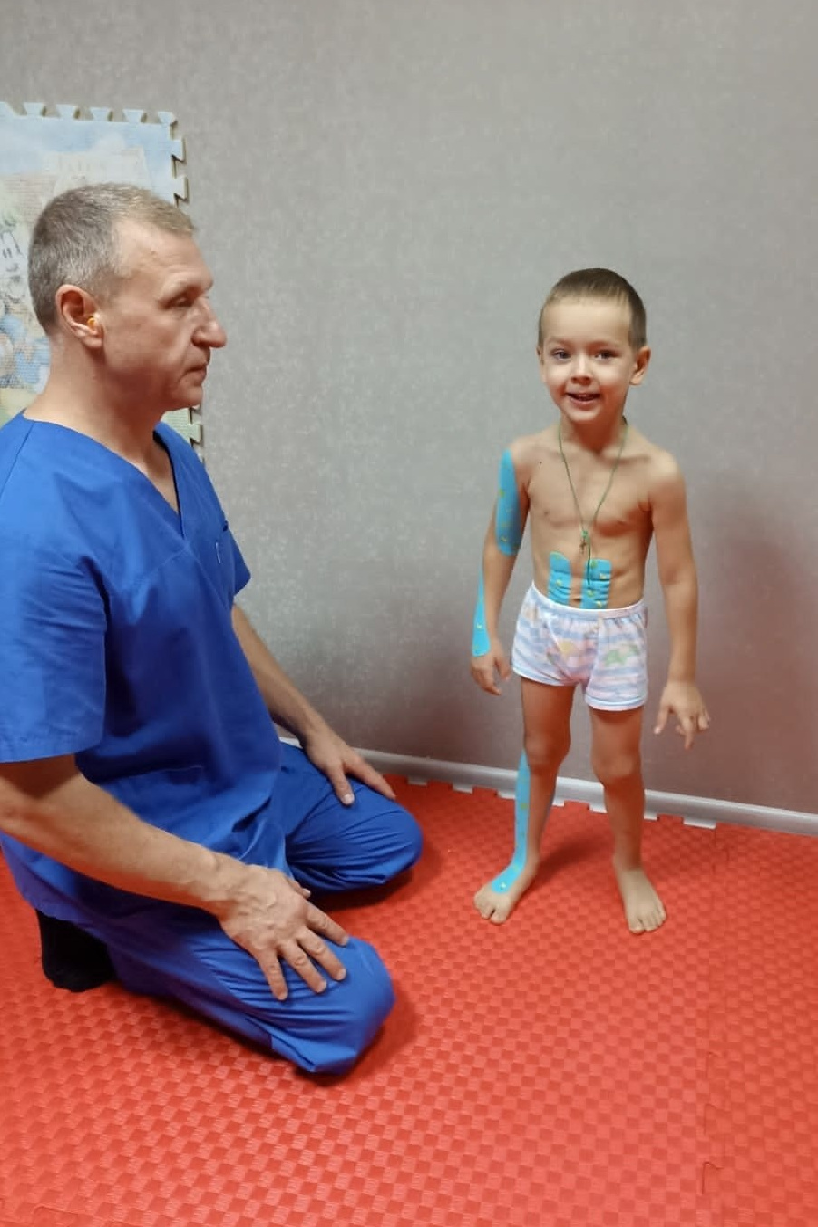 Специалист по адаптивной физкультуре Алексей Васильевич Ермаков