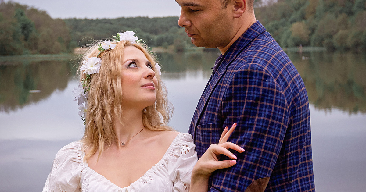 Tukli külotli ayollar Yuqoridan yalangoch qizlarning fotosuratlari