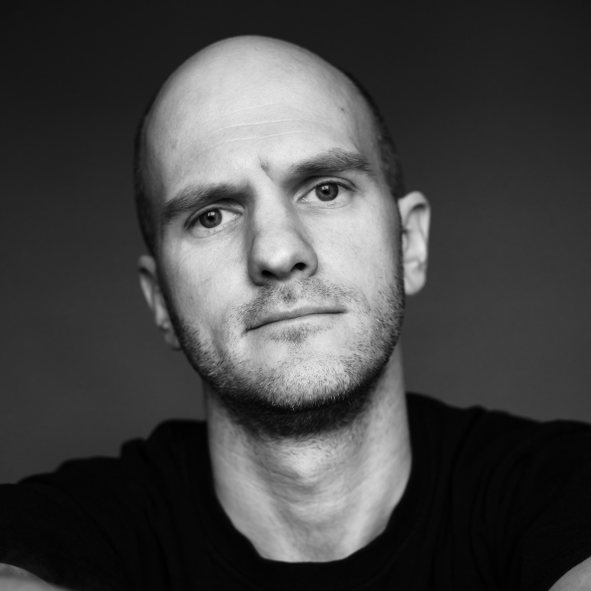 Фотограф Москва, Портреты с естественным освещением, Бизнес портреты, Автомобильная фотография и авто-мероприятия, Контентная фото и видео съёмка для предпринимателей, Love Story съёмка, Репортаж, Интерьерная съёмка