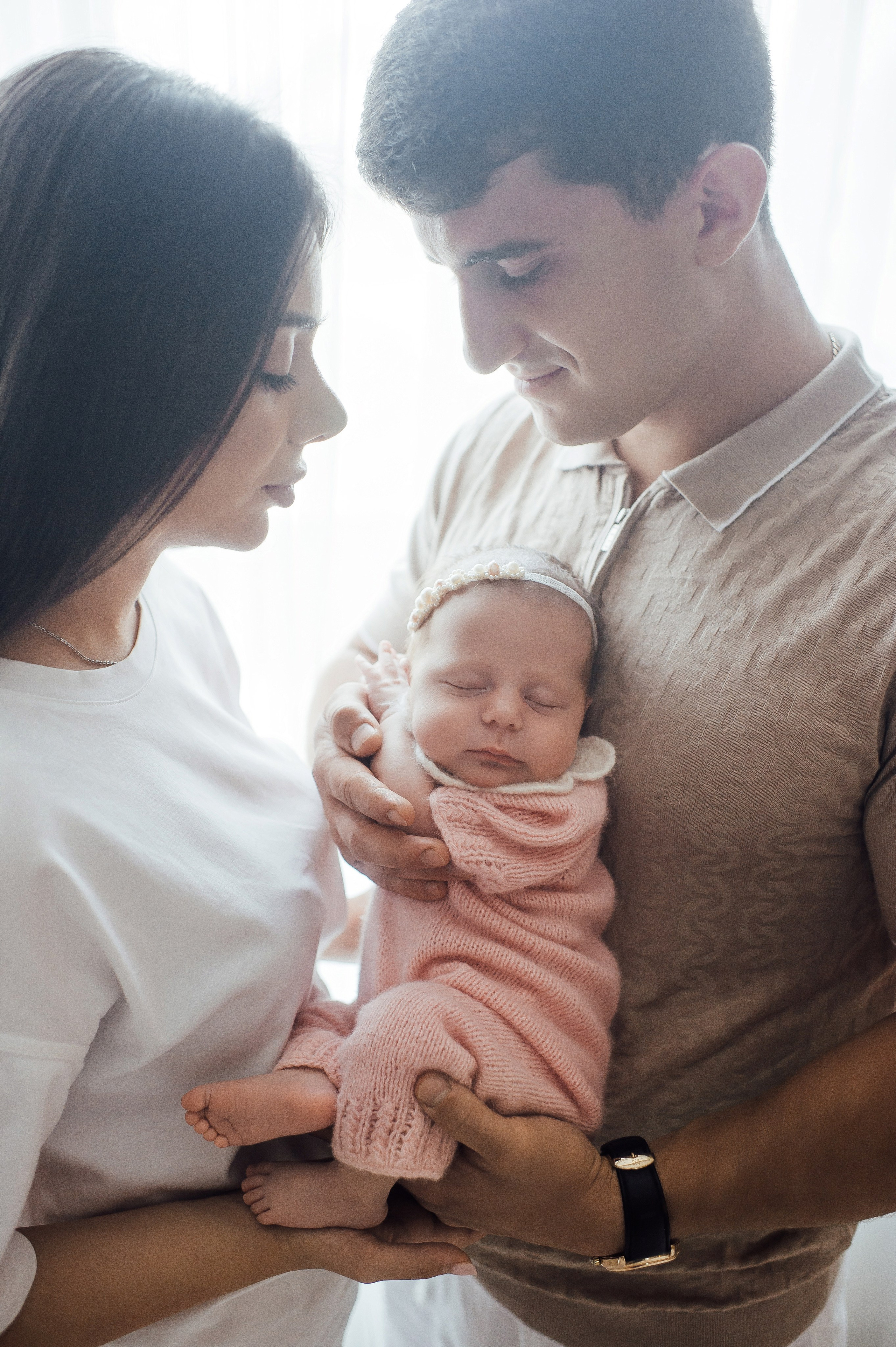 Что надеть на домашнюю newborn-съемку: гайд для мам, пап и сладких пяточек 🤎☁️. Фотограф новорожденных (newborn) и семейный фотограф в Старом Осколе | София Степаненко