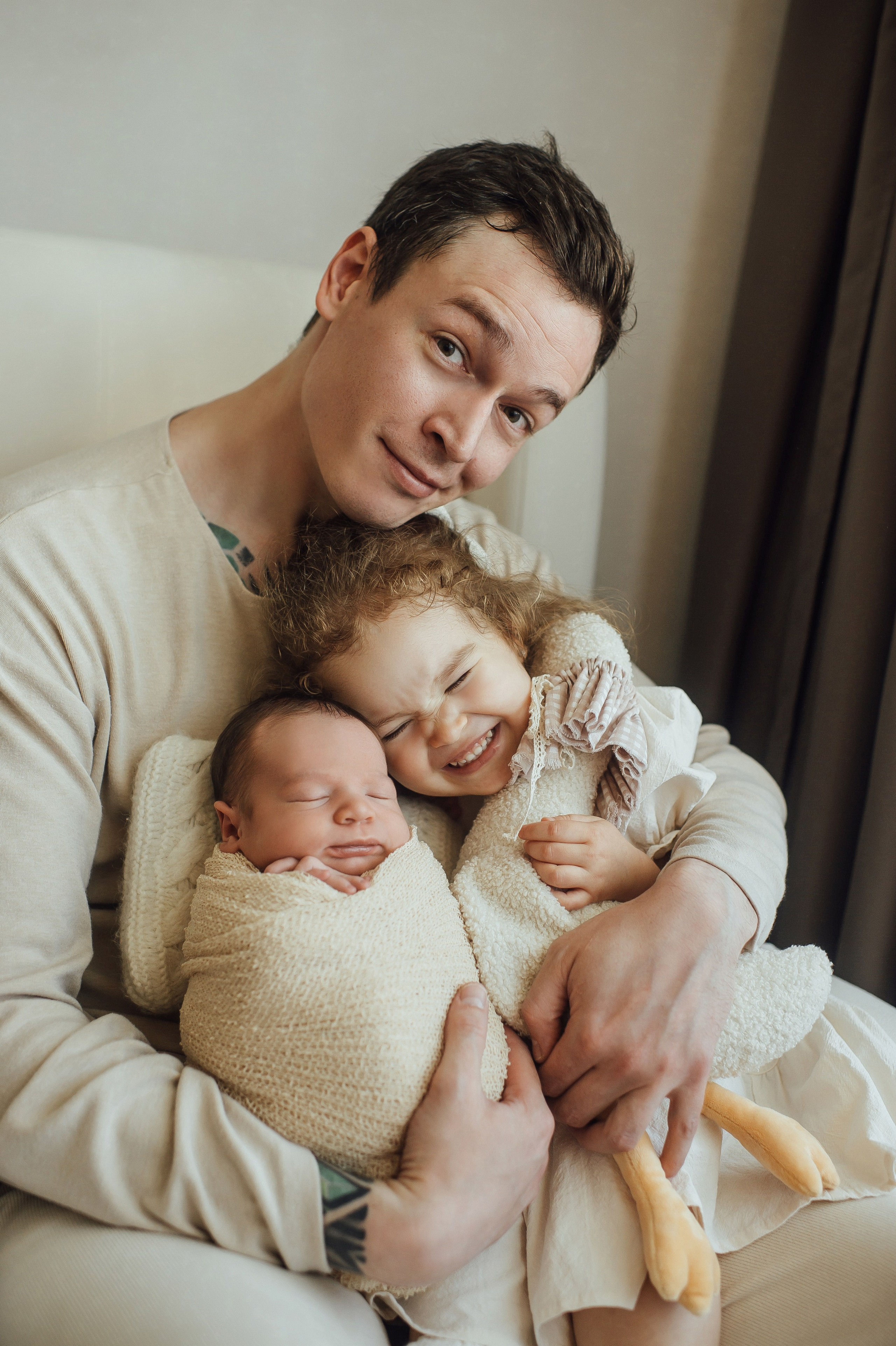Что надеть на домашнюю newborn-съемку: гайд для мам, пап и сладких пяточек 🤎☁️. Фотограф новорожденных (newborn) и семейный фотограф в Старом Осколе | София Степаненко