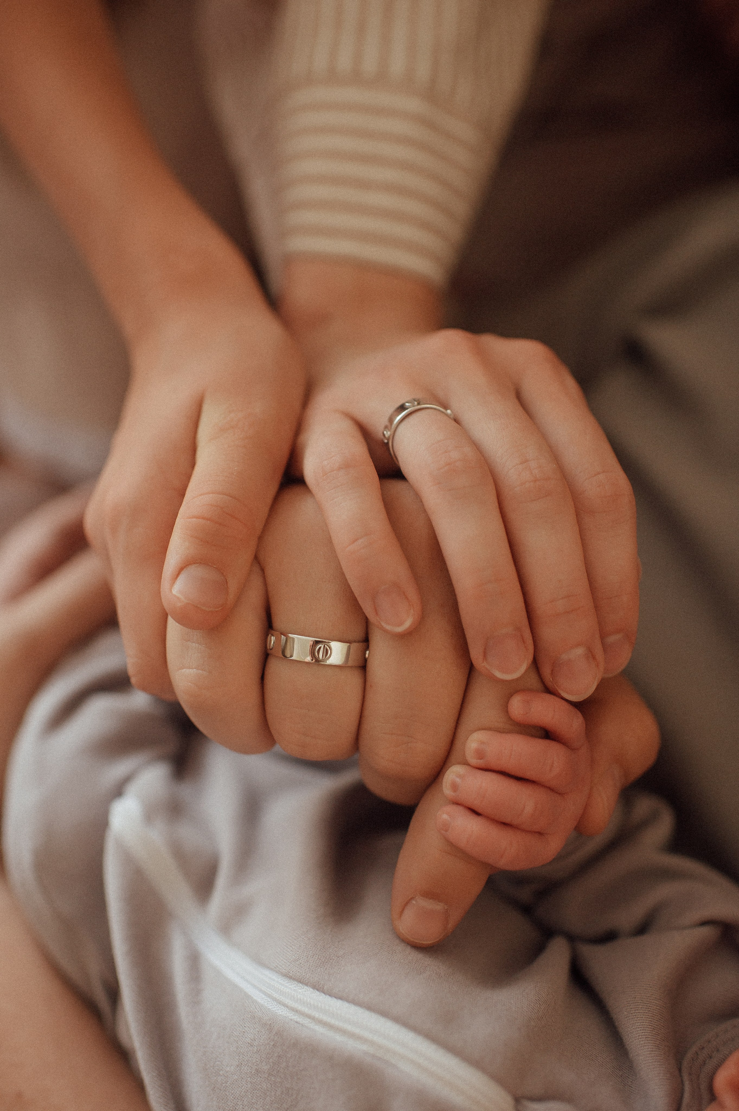 Что надеть на домашнюю newborn-съемку: гайд для мам, пап и сладких пяточек 🤎☁️. Фотограф новорожденных (newborn) и семейный фотограф в Старом Осколе | София Степаненко