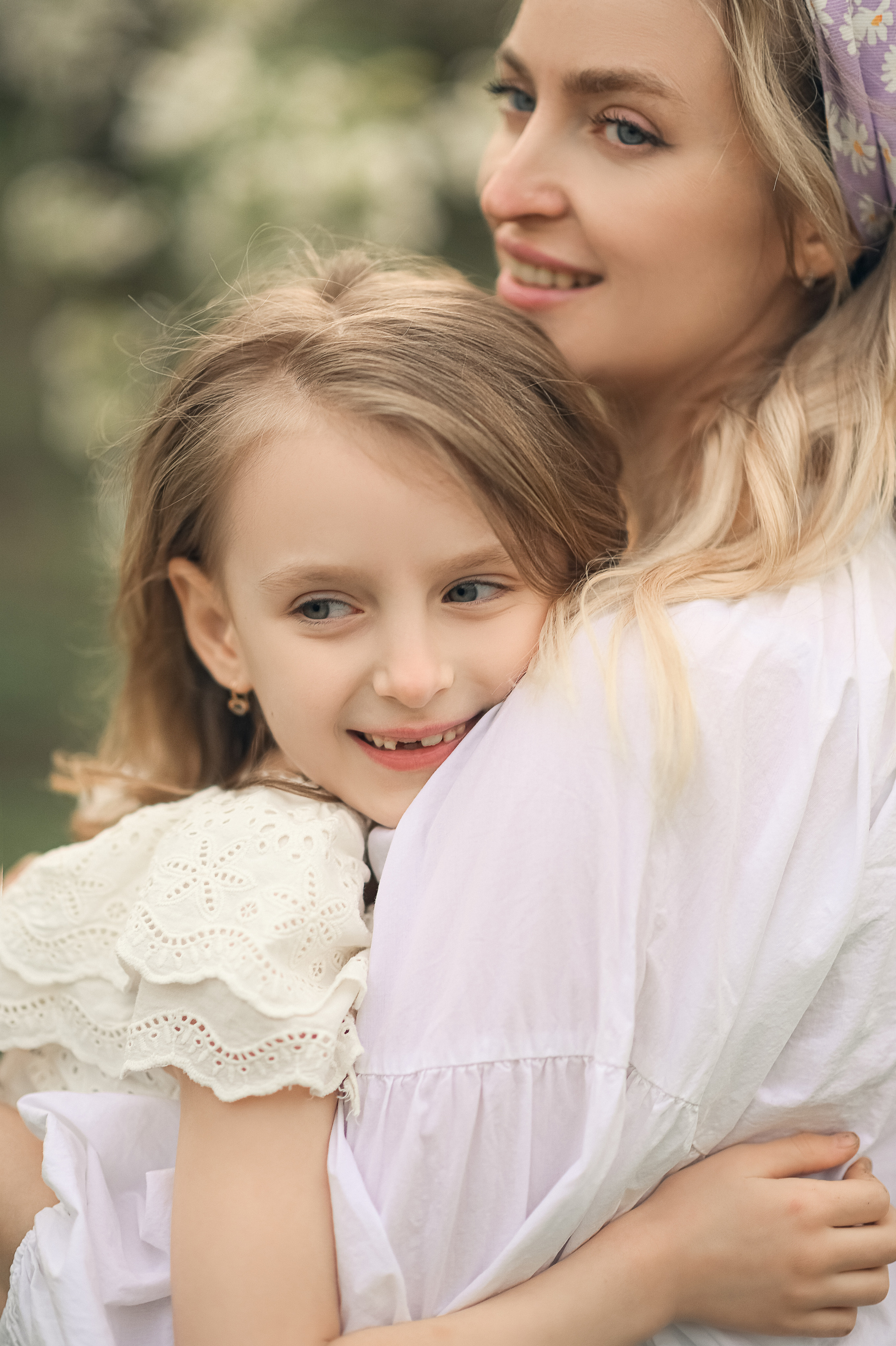 Съемка в цветущих садах. Семейный, детский фотограф в Ростове-на-Дону Совенко Юлия