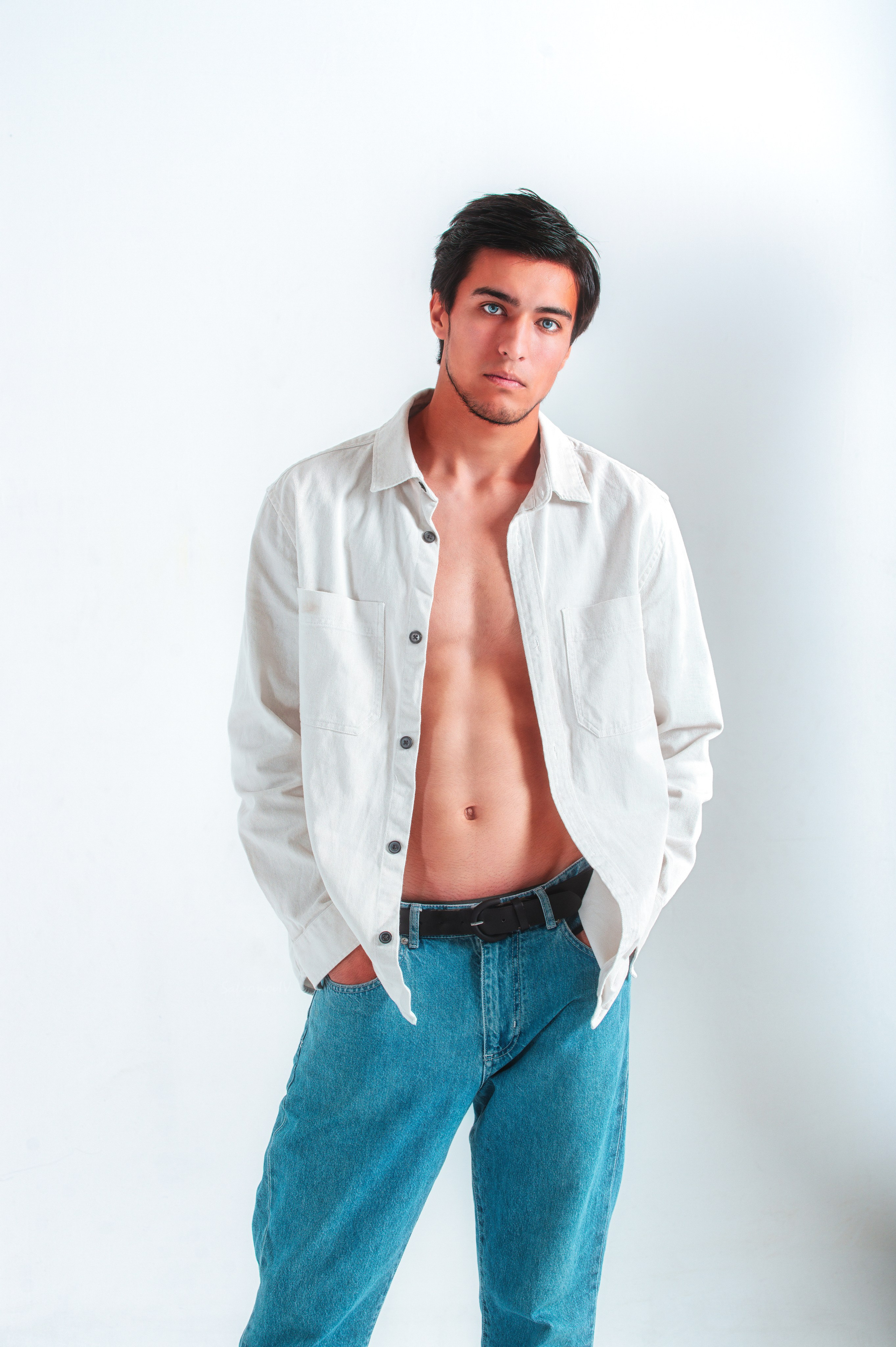 Белая рубашка — база гардероба: с чем сочетать?. Сафронов Иван — портретный фотограф в Москве