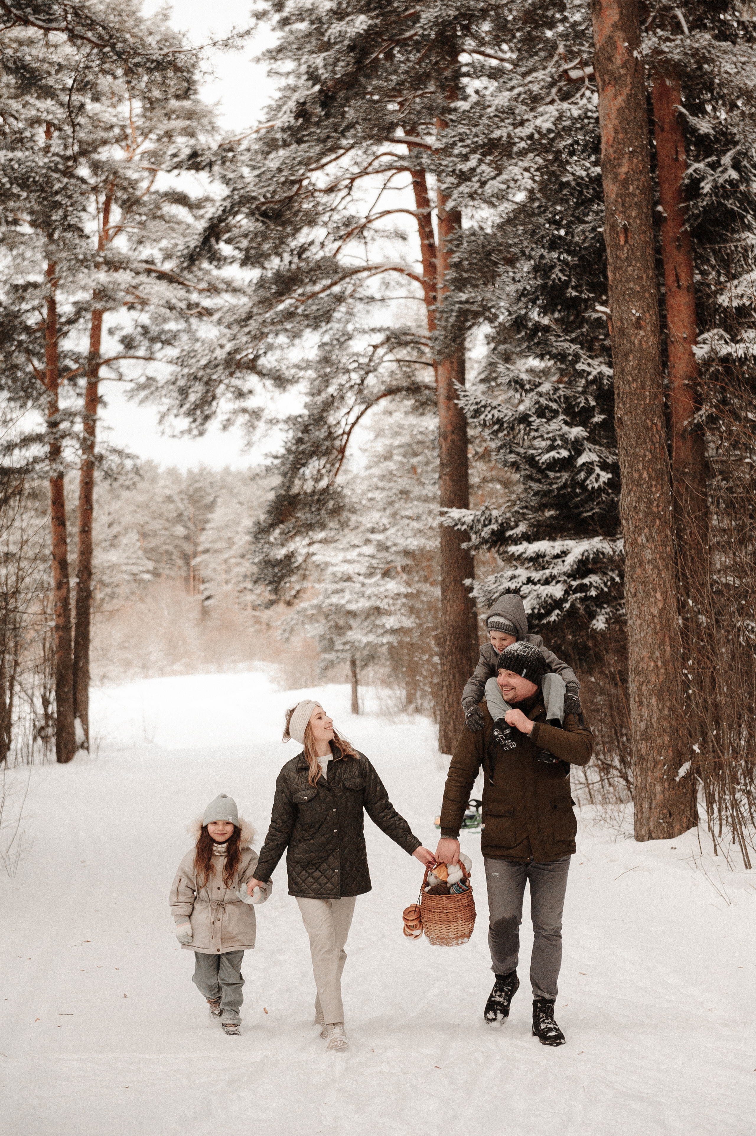 Цены на свадебную съёмку в Ярославле. Свадебный фотограф в Ярославле и Москве Руслан Иософатов