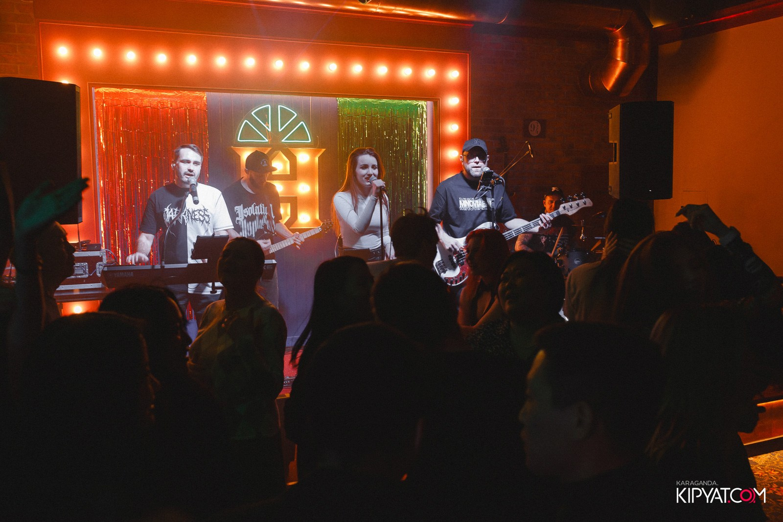 Harat's Irish Pub. Кипятком Караганда