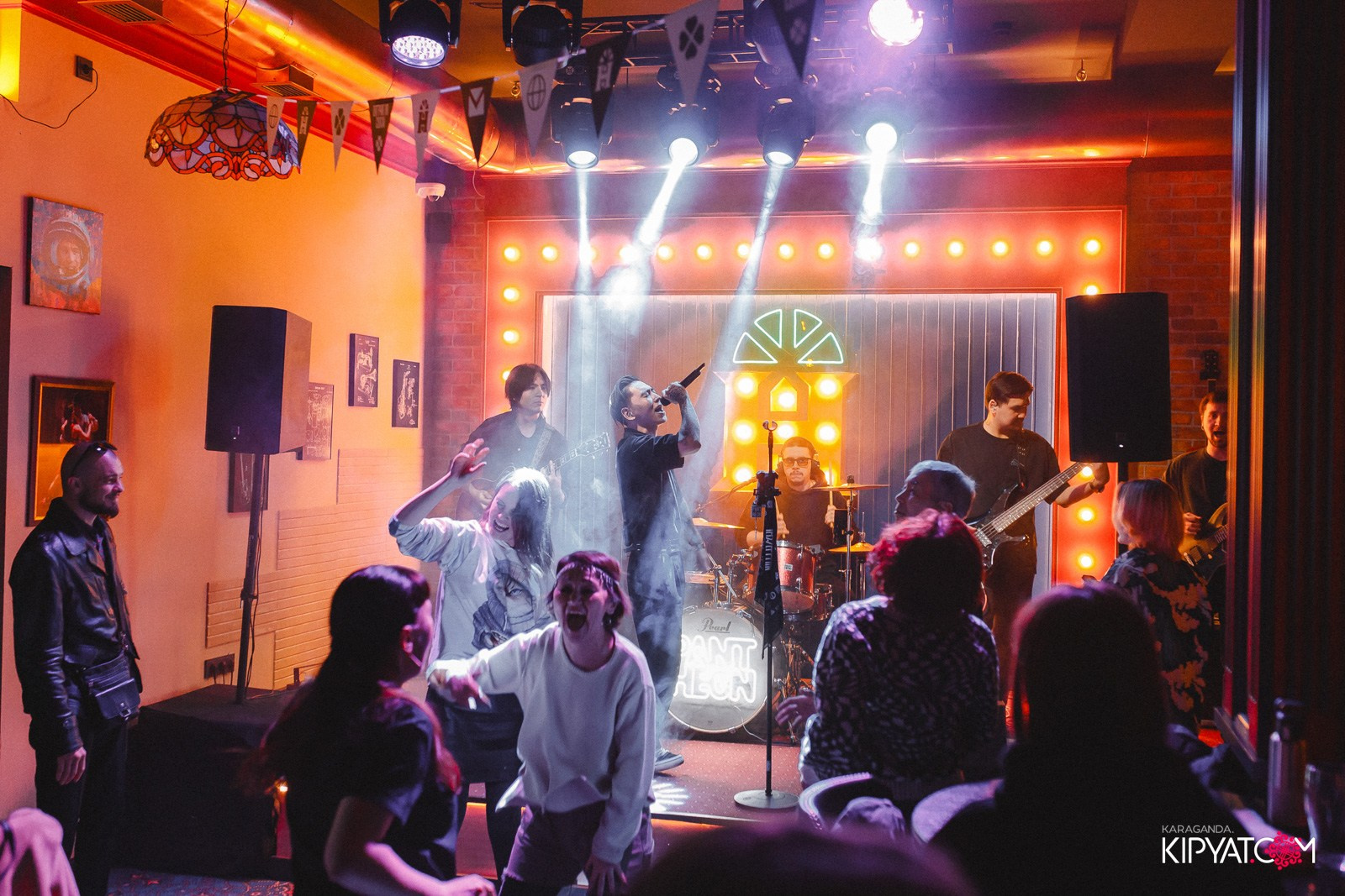 Harat's Irish Pub. Кипятком Караганда