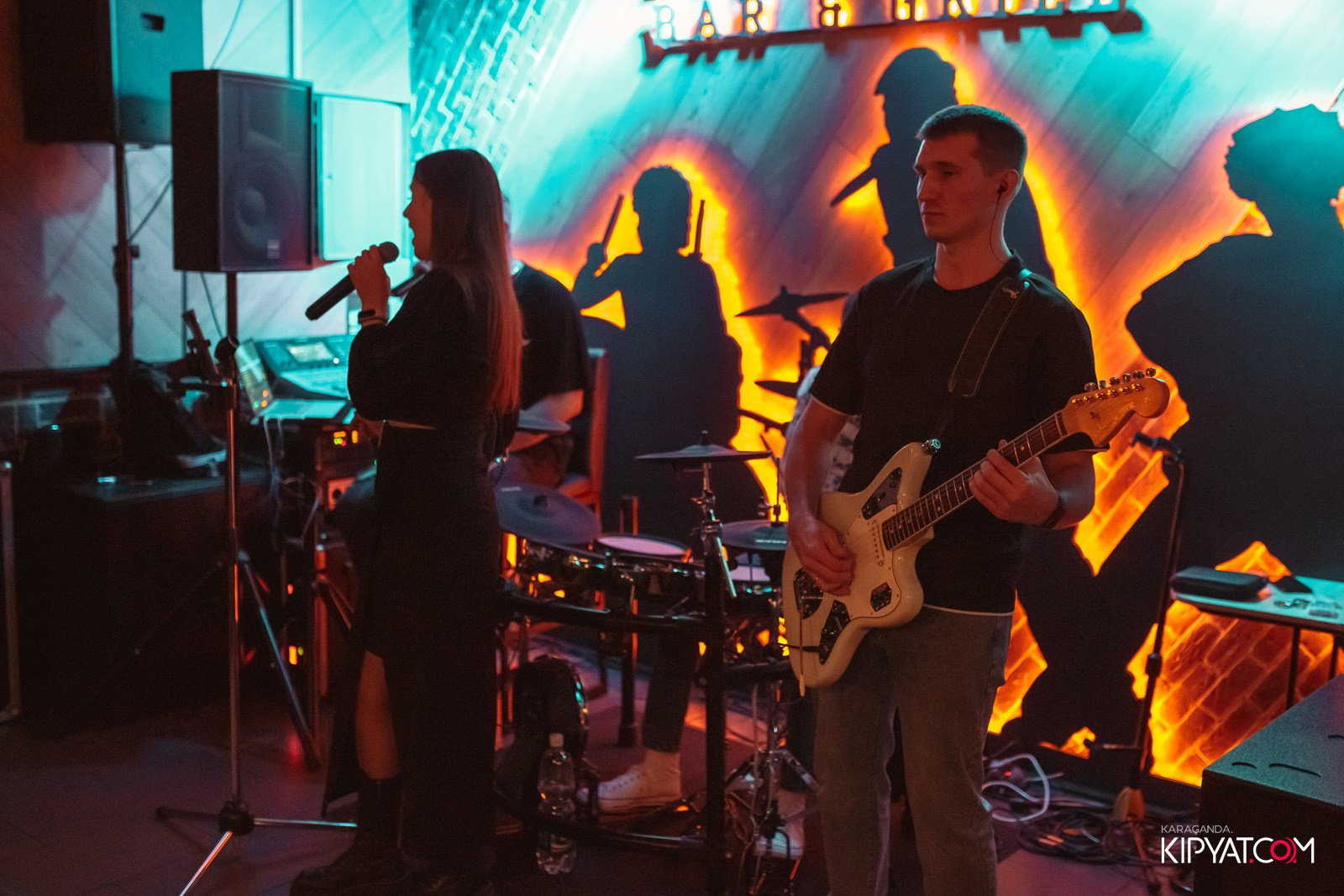 Пинта Bar & Grill в ТД «ЦУМ». Кипятком Караганда