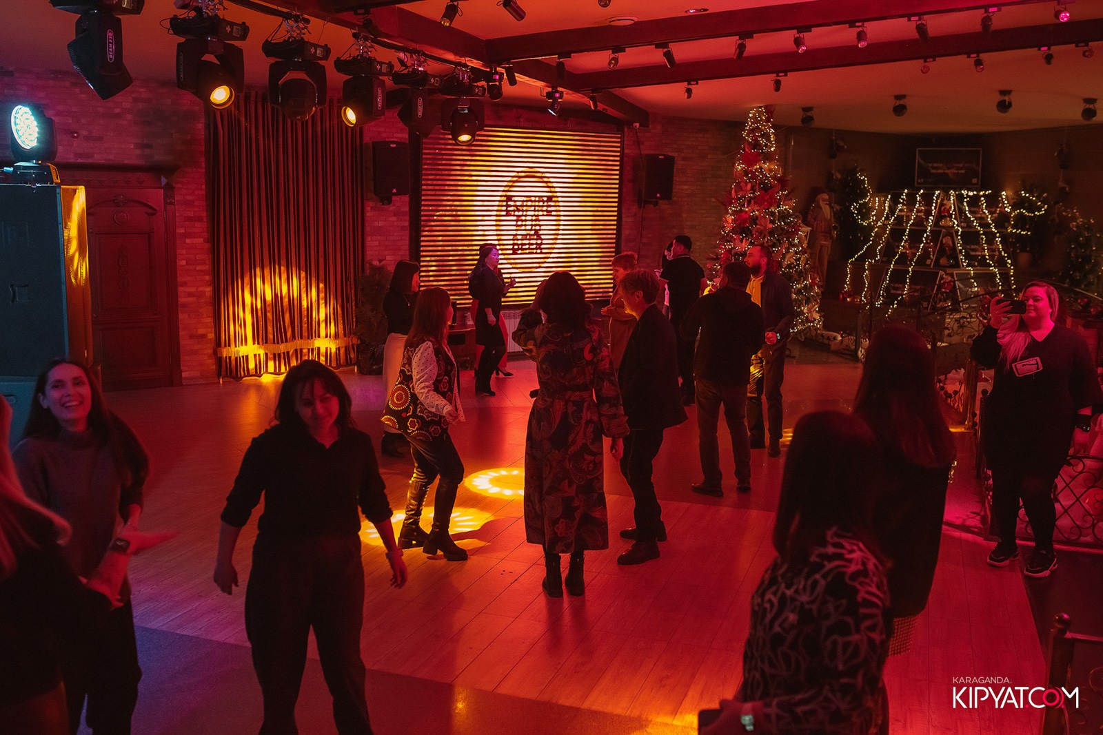 Empire Pub. Кипятком Караганда