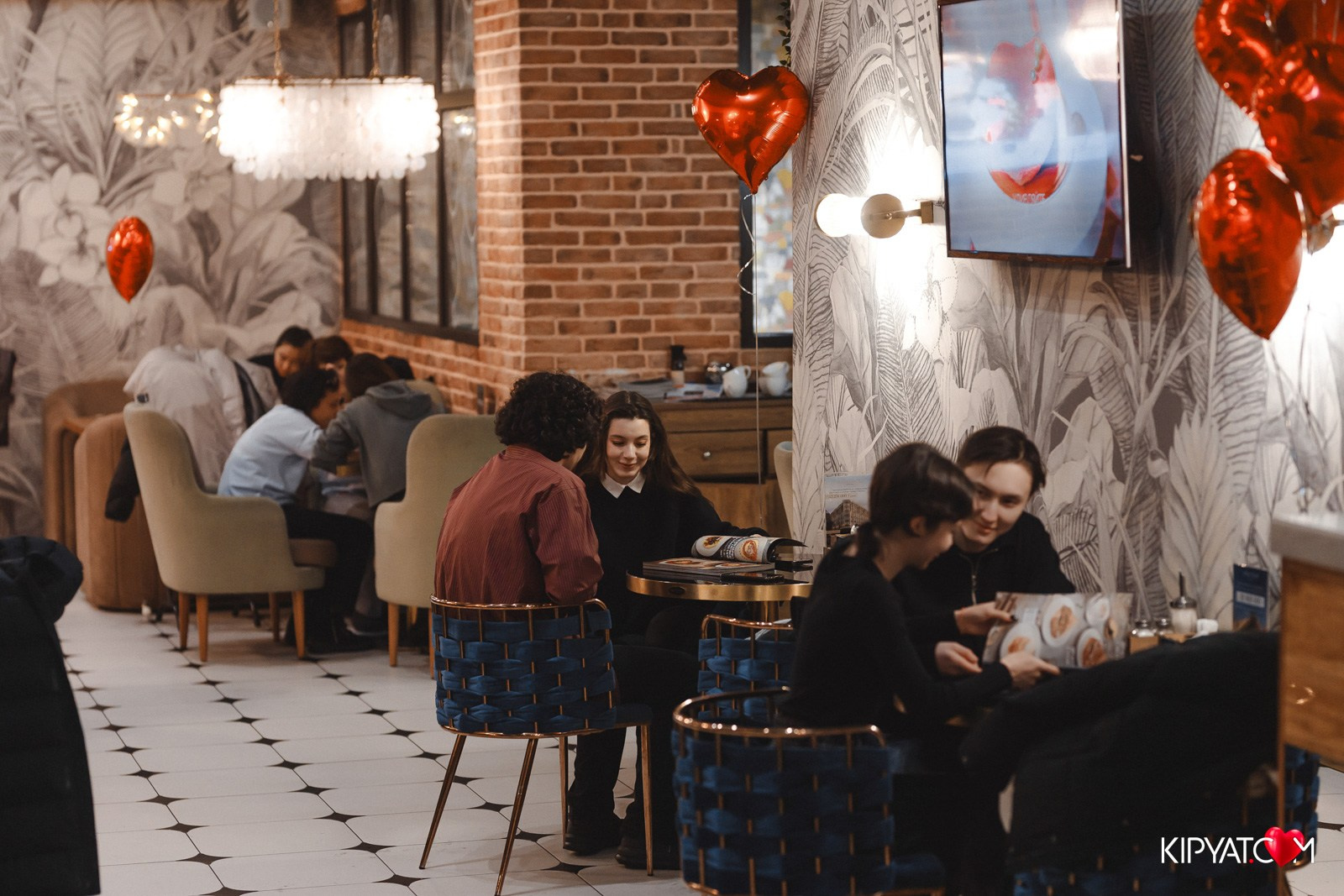 CoffeeBoom на ул. Абая. Кипятком Караганда