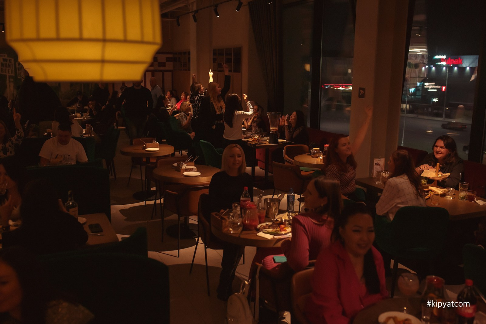 Пинта Bar & Grill в ТД «ЦУМ». Кипятком Караганда