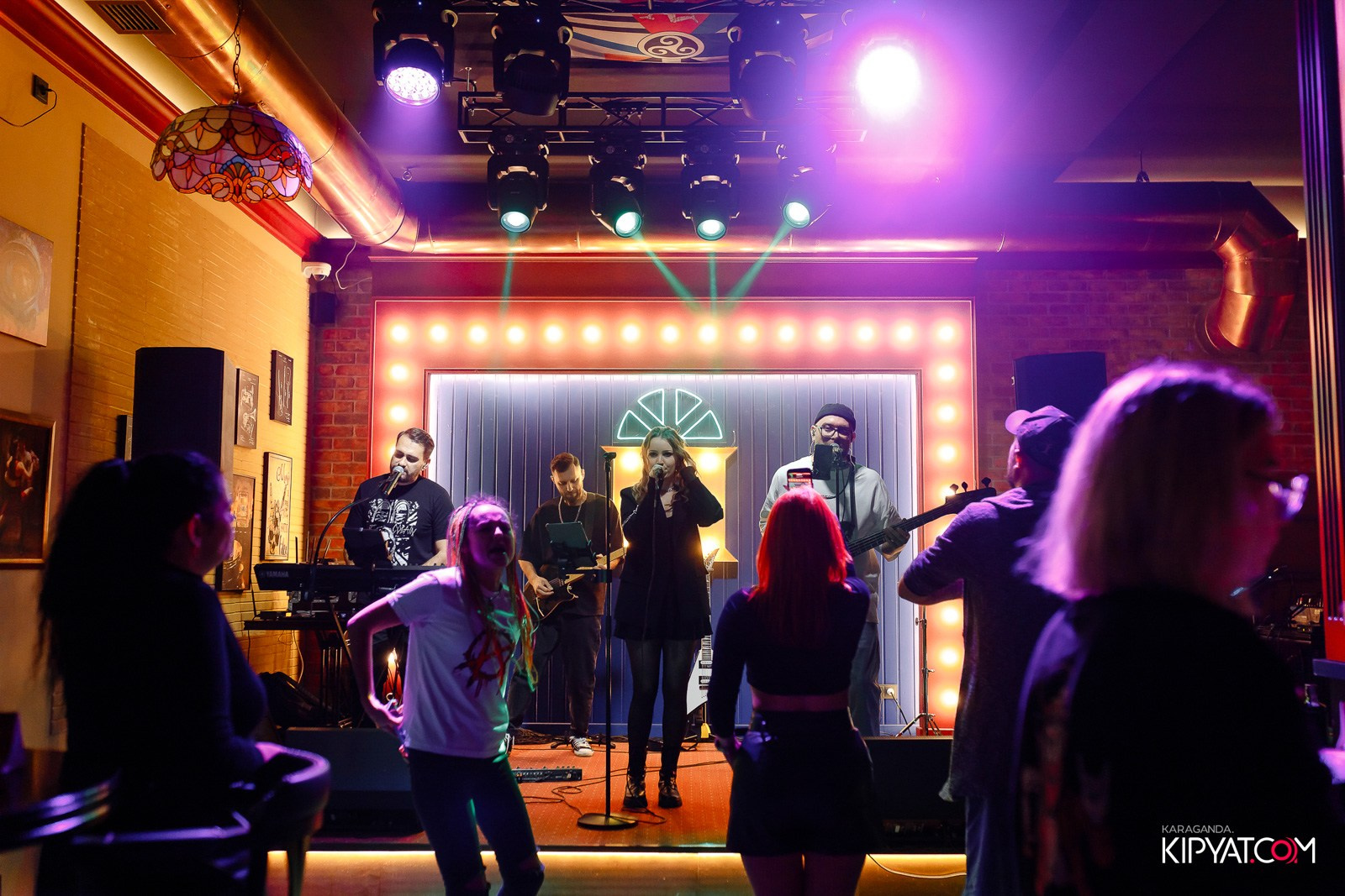 Harat's Irish Pub. Кипятком Караганда