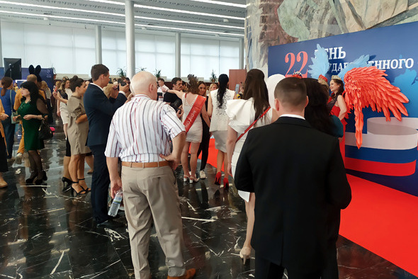 照片庫. 根據照片訂購繪畫和肖像。藝術家 Sofia Rechling