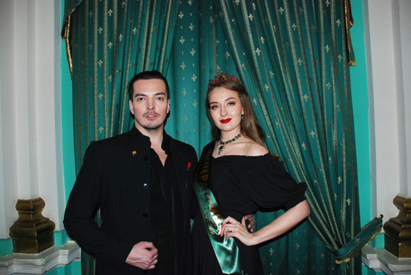 照片庫. 根據照片訂購繪畫和肖像。藝術家 Sofia Rechling