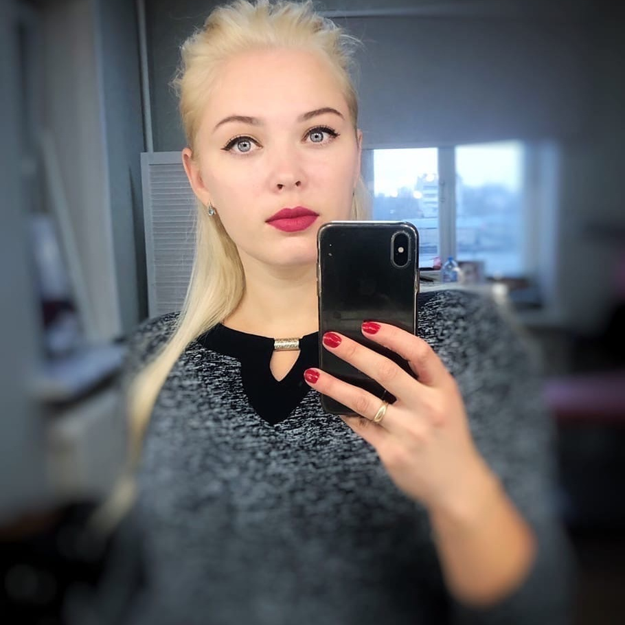 Визажисты и стилисты по волосам