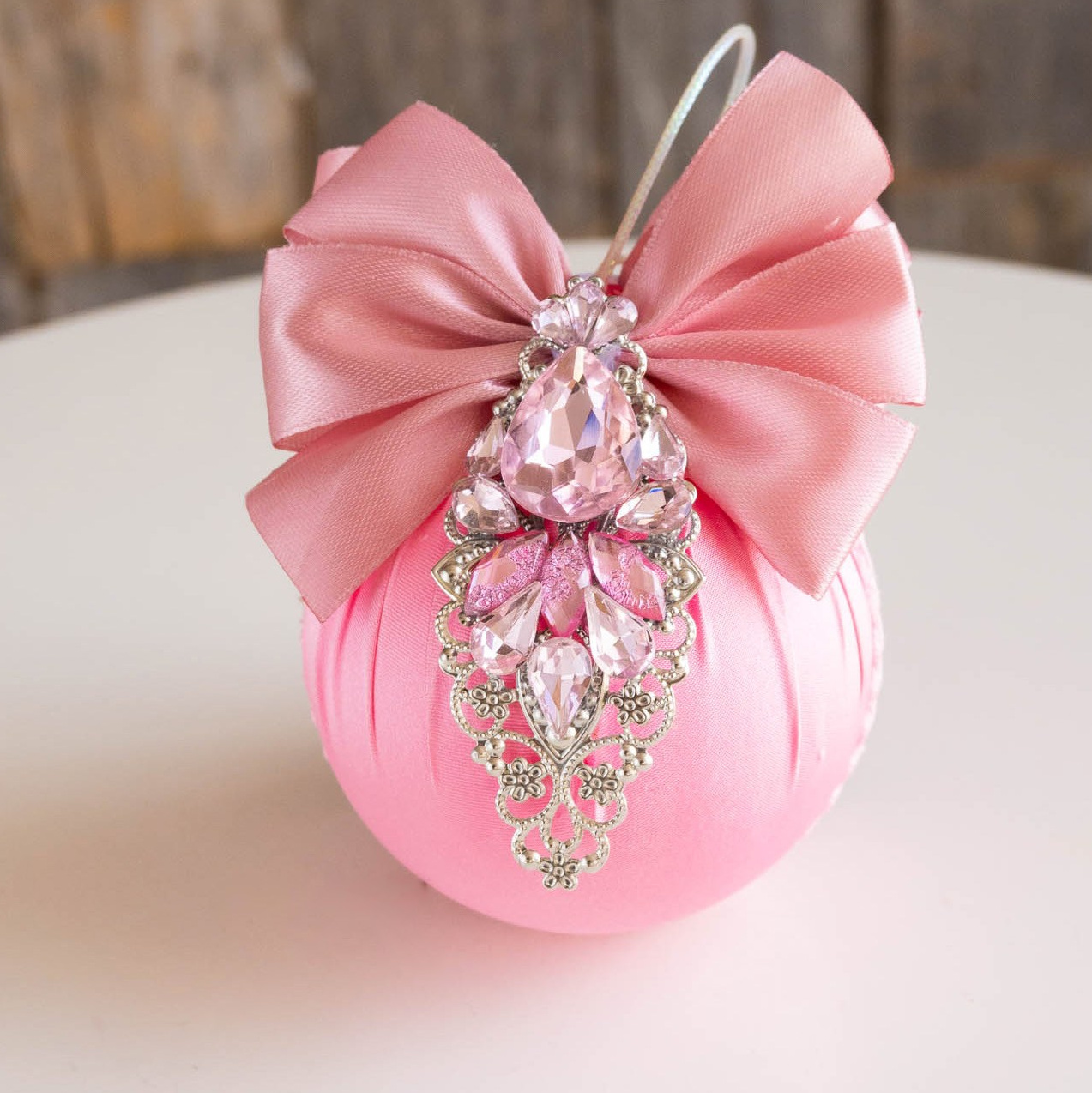 елочные игрушки из розового сатина-4шт