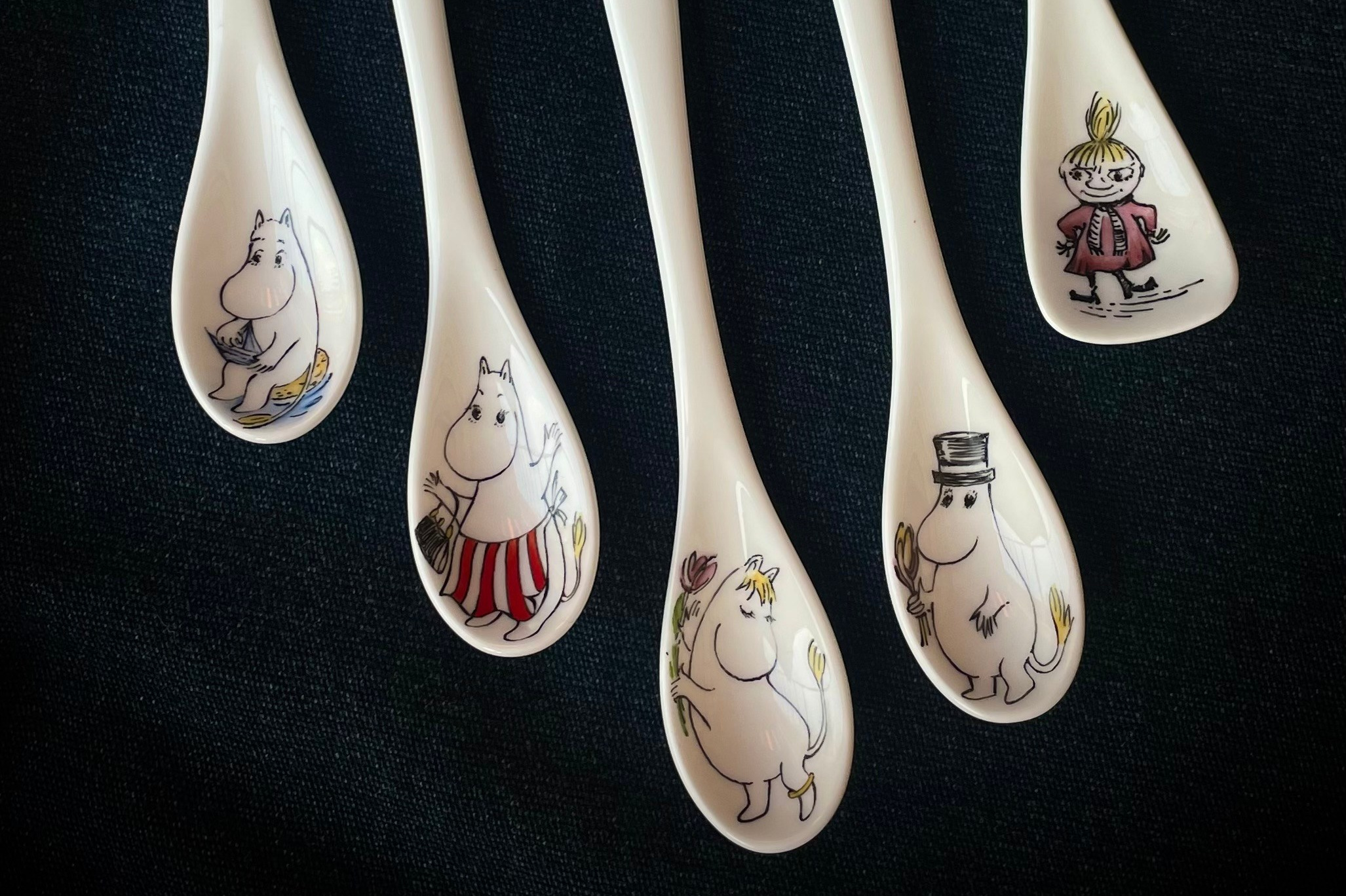 Именные ложки из фарфора. Роспись фарфора на заказ в Санкт-Петербурге. Детская посуда