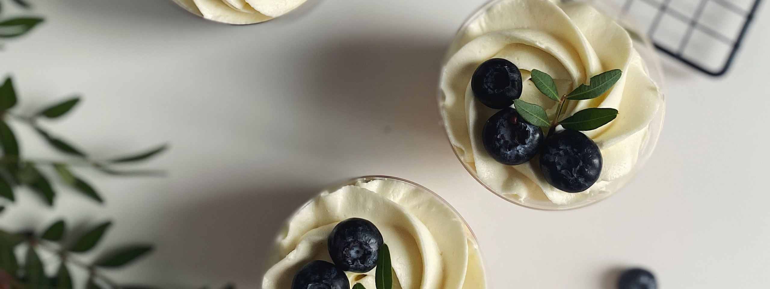 Набор с трайфлами и капкейками