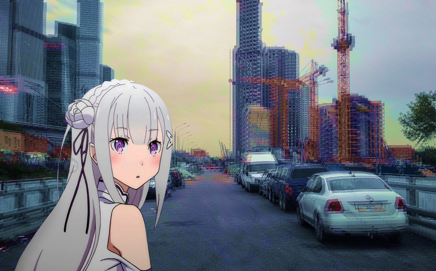 Эмилия Тан гуляет по Москве-Сити