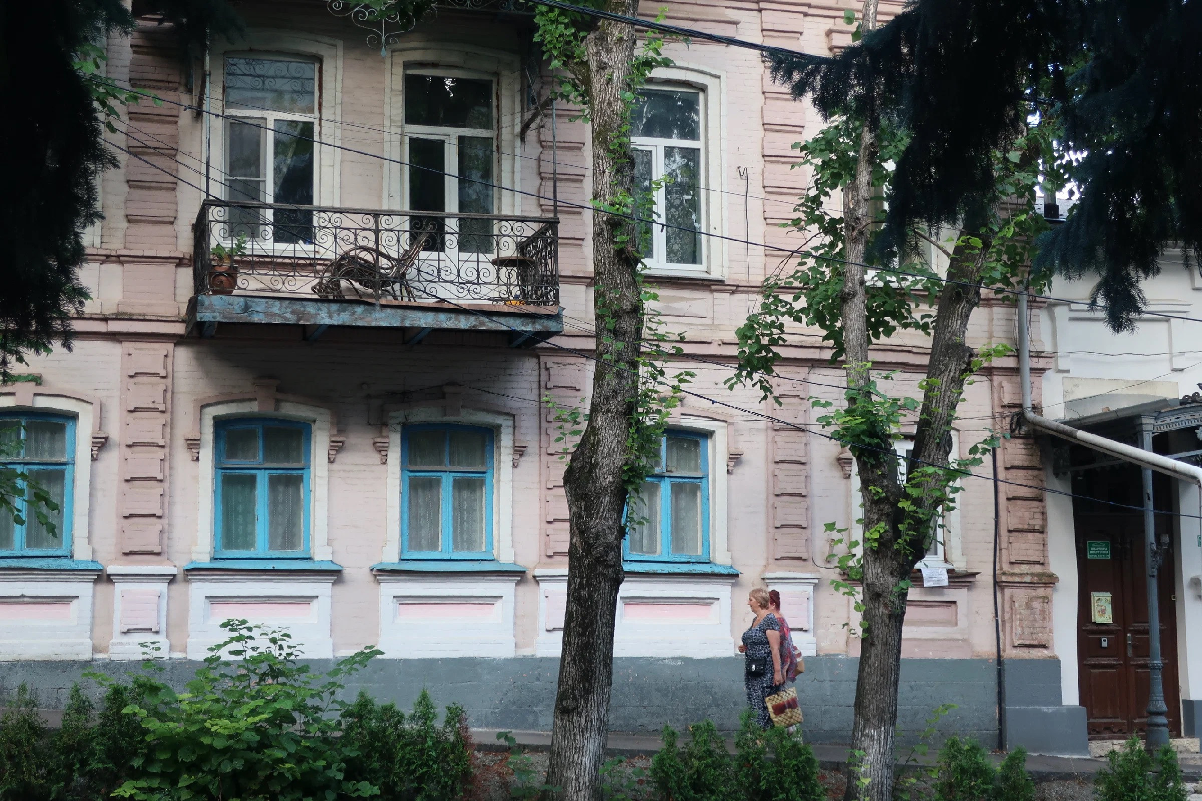 Фотопрогулка по жаркому Пятигорску: горы Машук, Бештау, канатка. Проект «Фотокладовка»: блог уличной фотографии в формате street photo