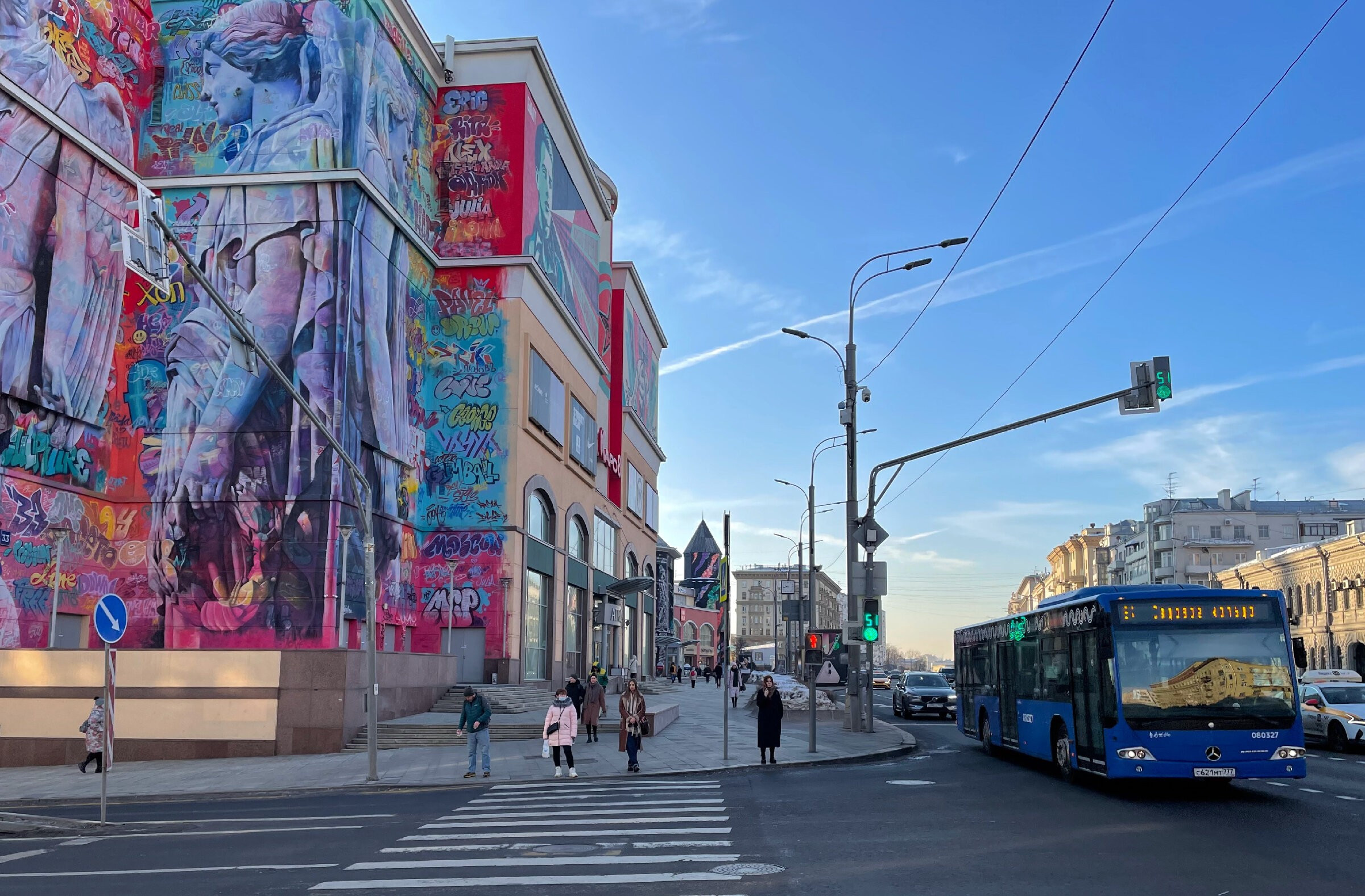 Обновленный Атриум: более 15 арт-объектов на стенах московского ТЦ. Проект «Фотокладовка»: блог уличной фотографии в формате street photo