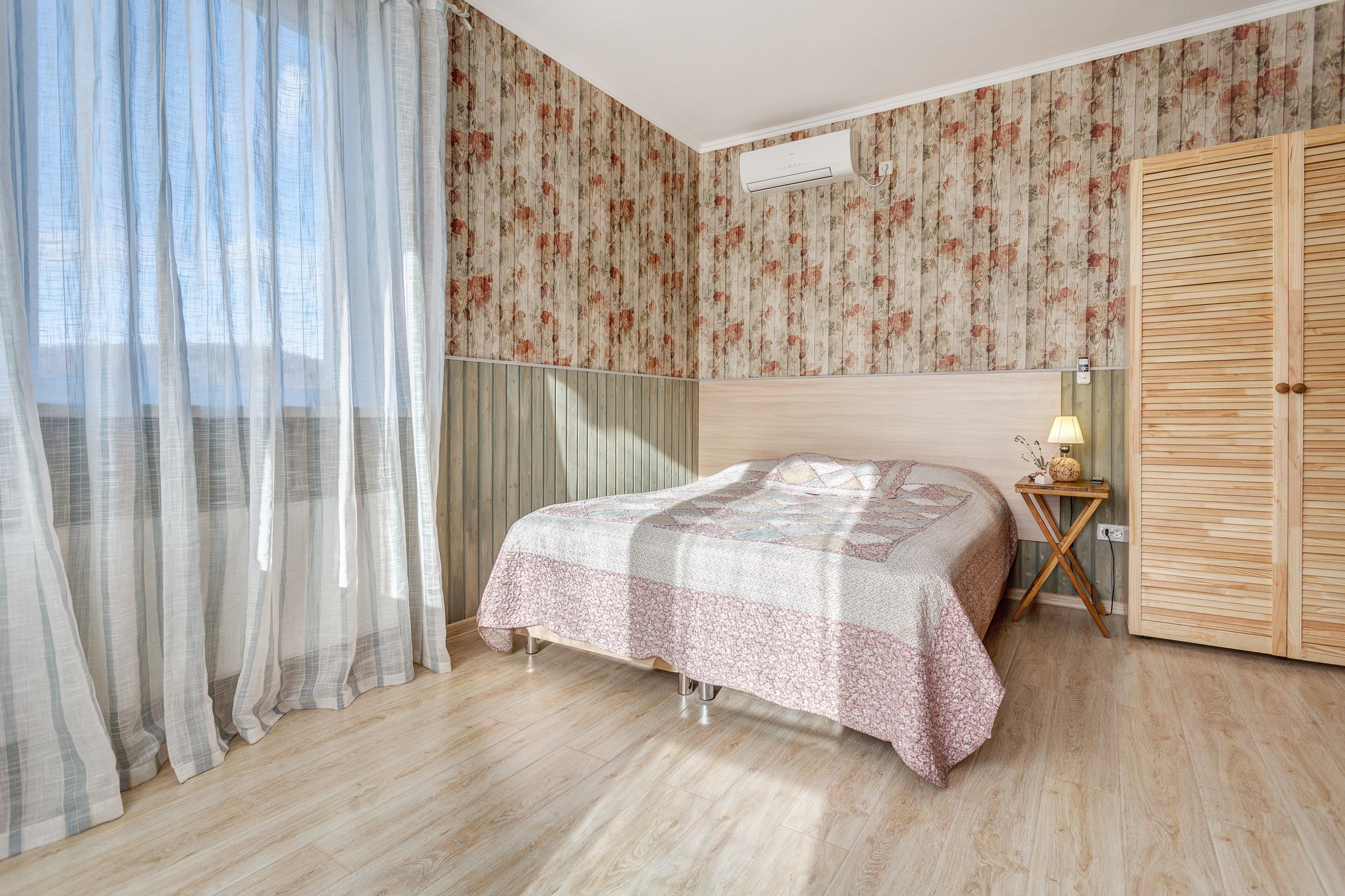 Профессиональная съёмка интерьеров и объектов недвижимости в Крыму и С. Профессиональный фотограф в Крыму и Севастополе Павел Корсун