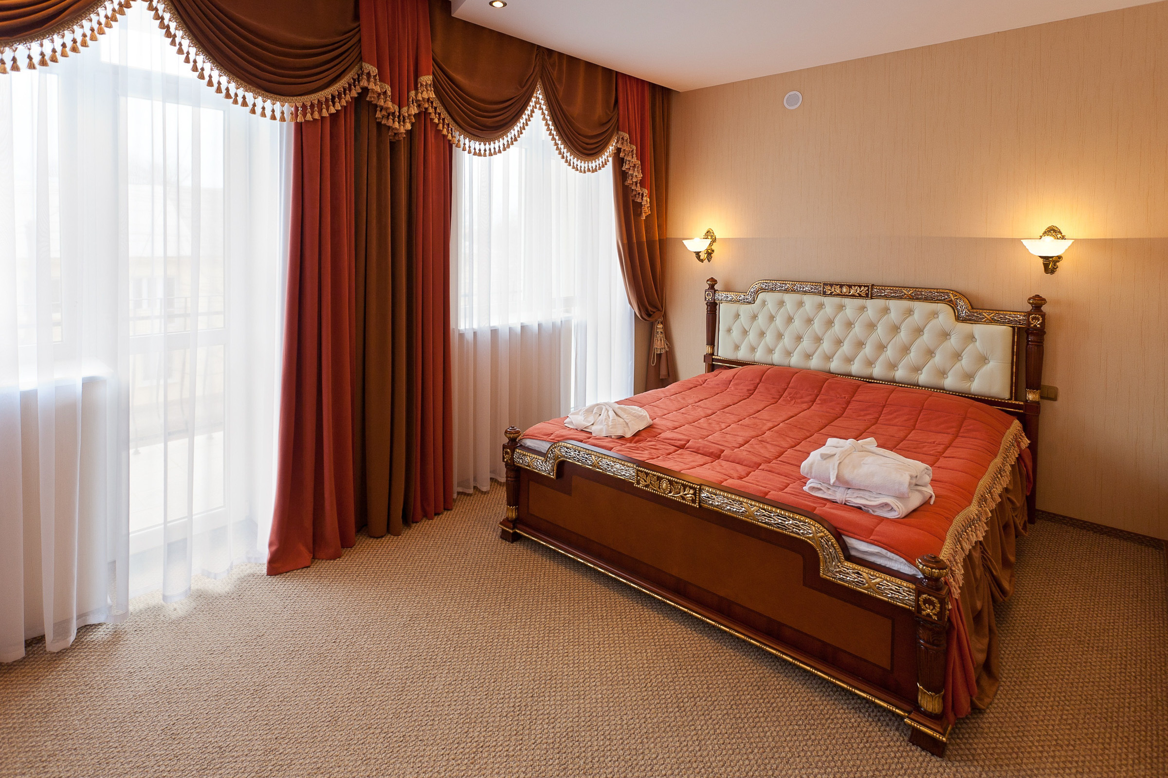 Профессиональная съёмка интерьеров и объектов недвижимости в Крыму и С. Профессиональный фотограф в Крыму и Севастополе Павел Корсун