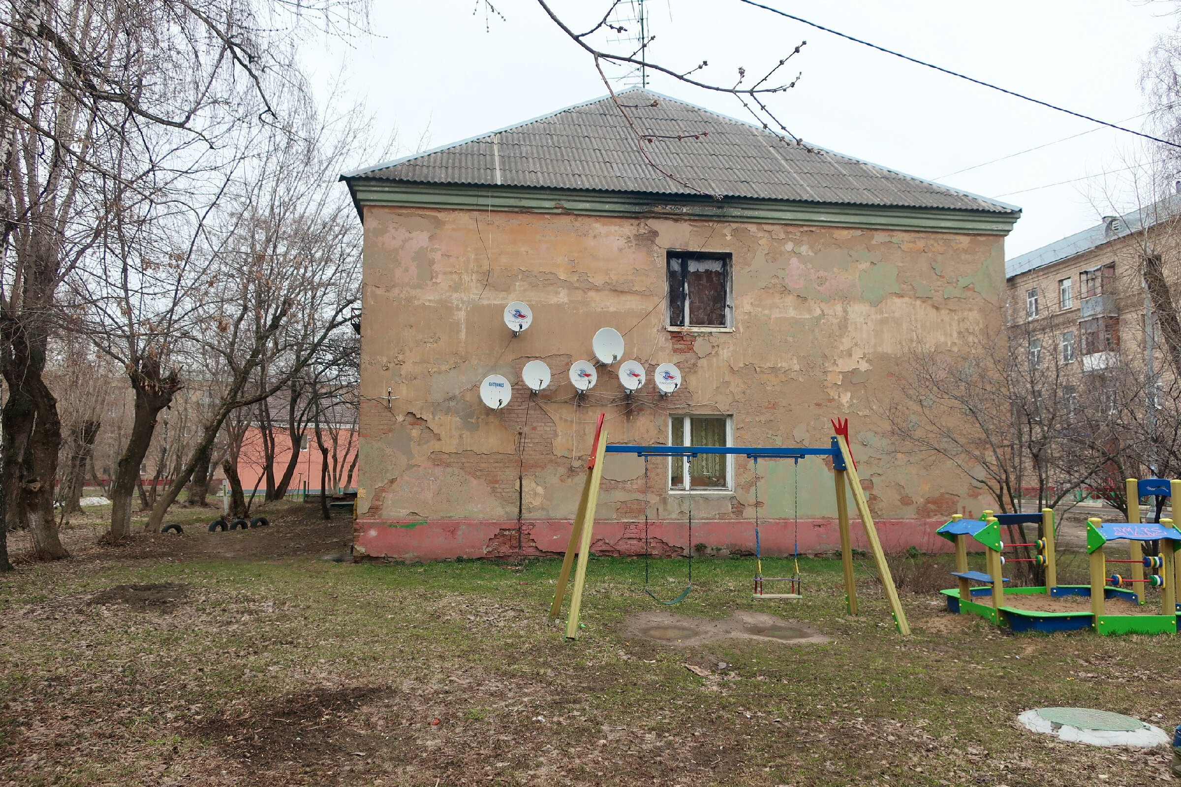 Дух советской эпохи: район «Керамик» при Кучинском кирпичном заводе. Проект «Фотокладовка»: блог уличной фотографии в формате street photo