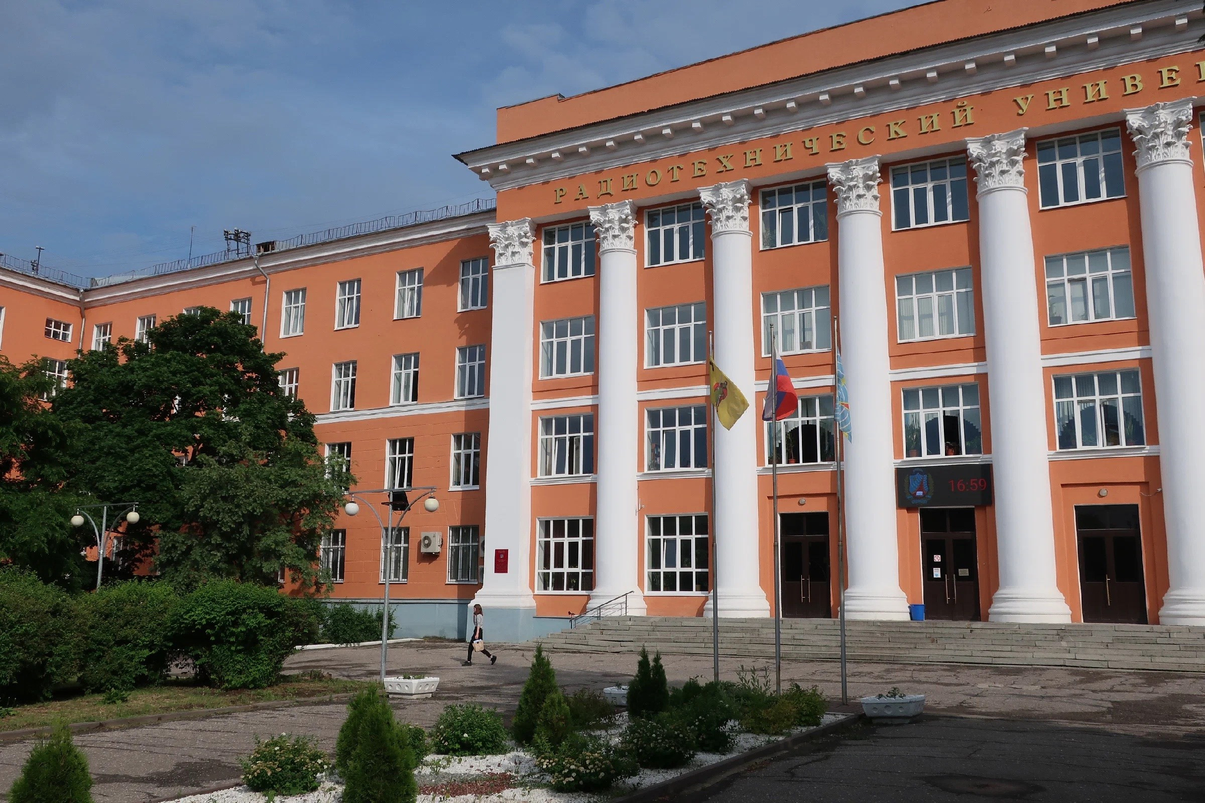 Фотопрогулка по Рязани ч.2: Улицы города, Рязанская ВДНХ. Проект «Фотокладовка»: блог уличной фотографии в формате street photo