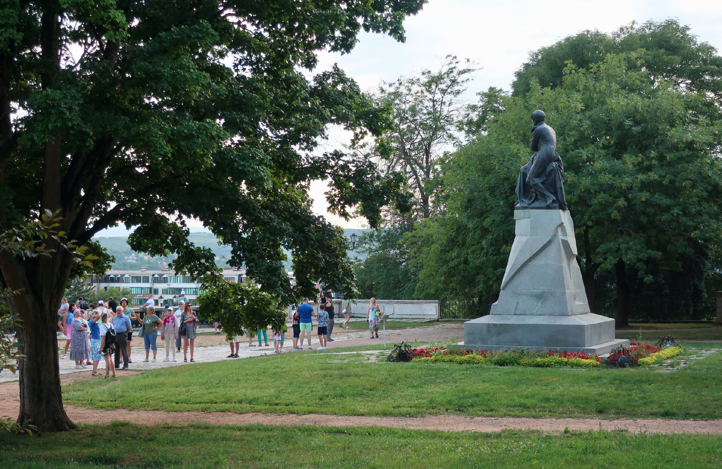 Фотопрогулка по жаркому Пятигорску: горы Машук, Бештау, канатка. Проект «Фотокладовка»: блог уличной фотографии в формате street photo