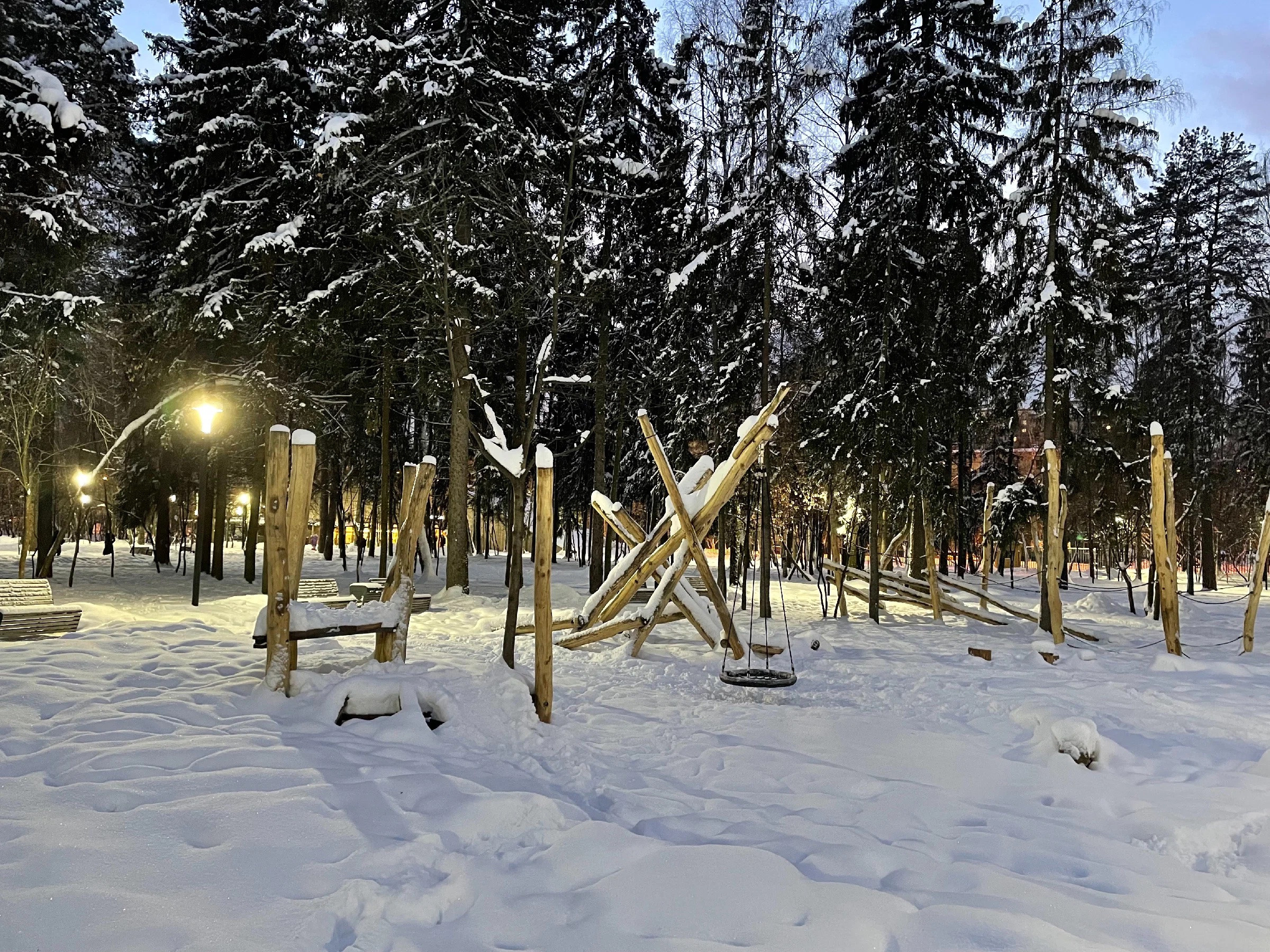 Зима в Пестовском парке Подмосковья: горки, горки и ёлки. Проект «Фотокладовка»: блог уличной фотографии в формате street photo